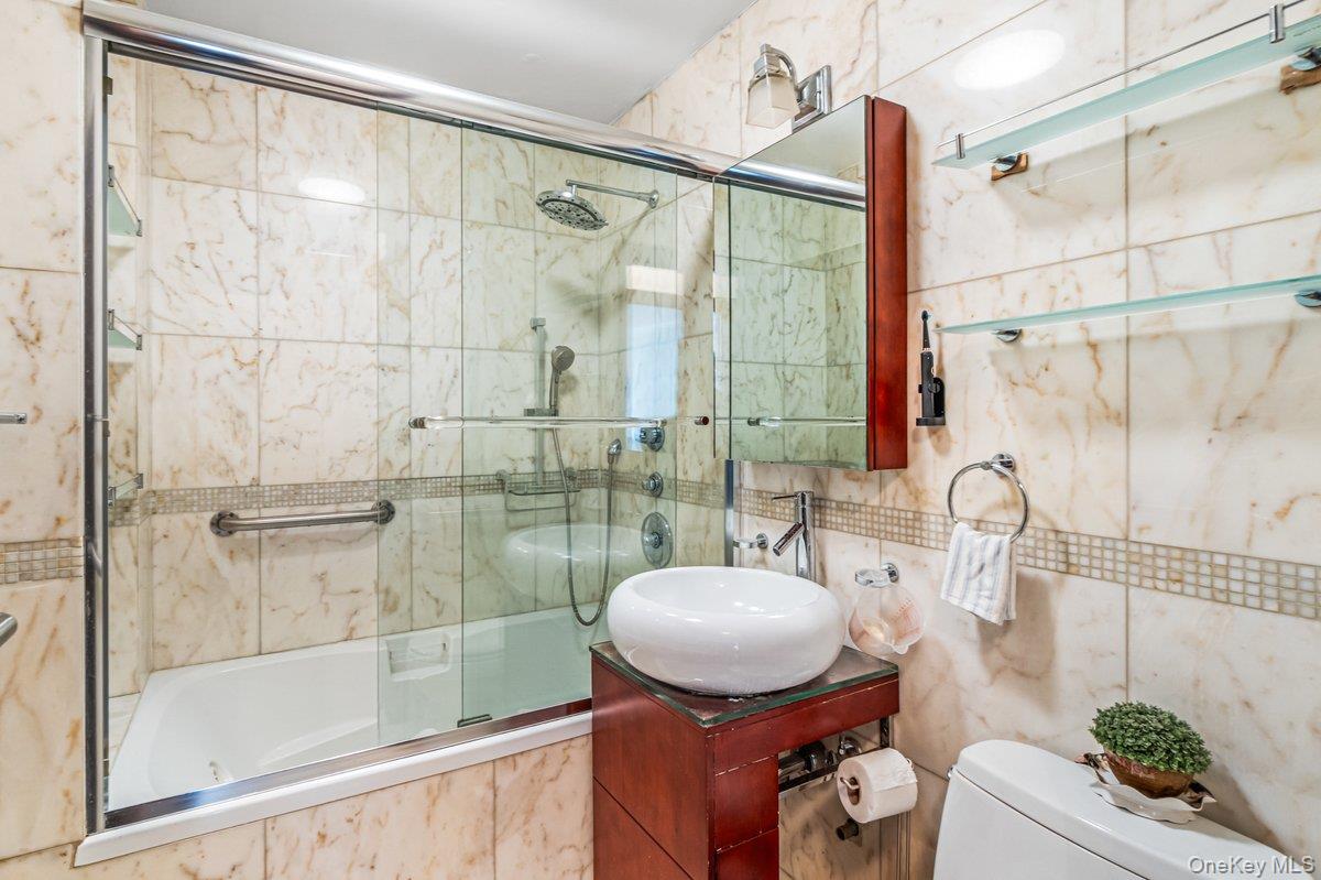 #20 photo, 18-05 215 Street, クイーンズ区 Bayside , NY 11360