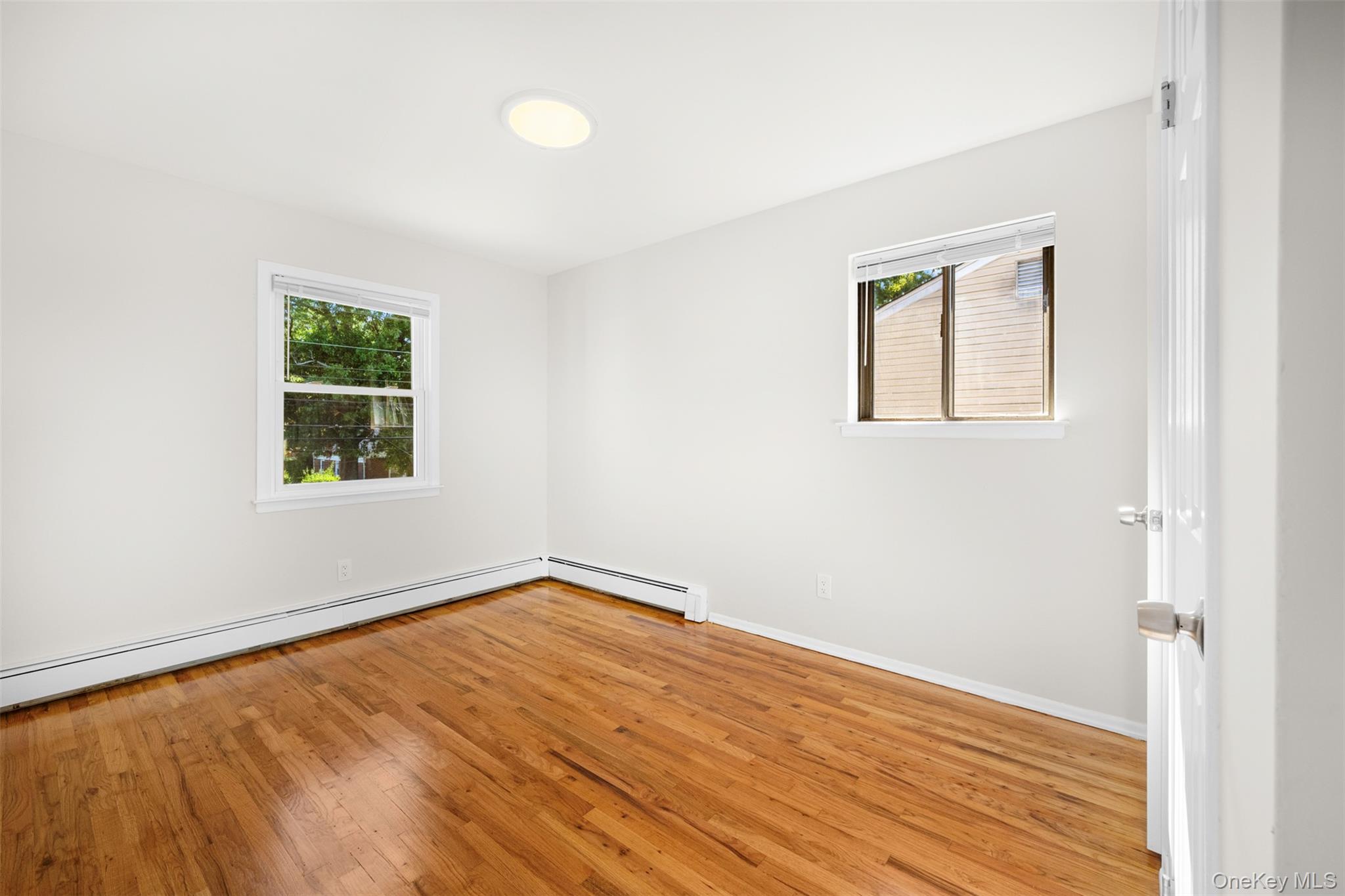 #12 photo, 1426 Forest Avenue, מחוז נסאו North Baldwin , NY 11510