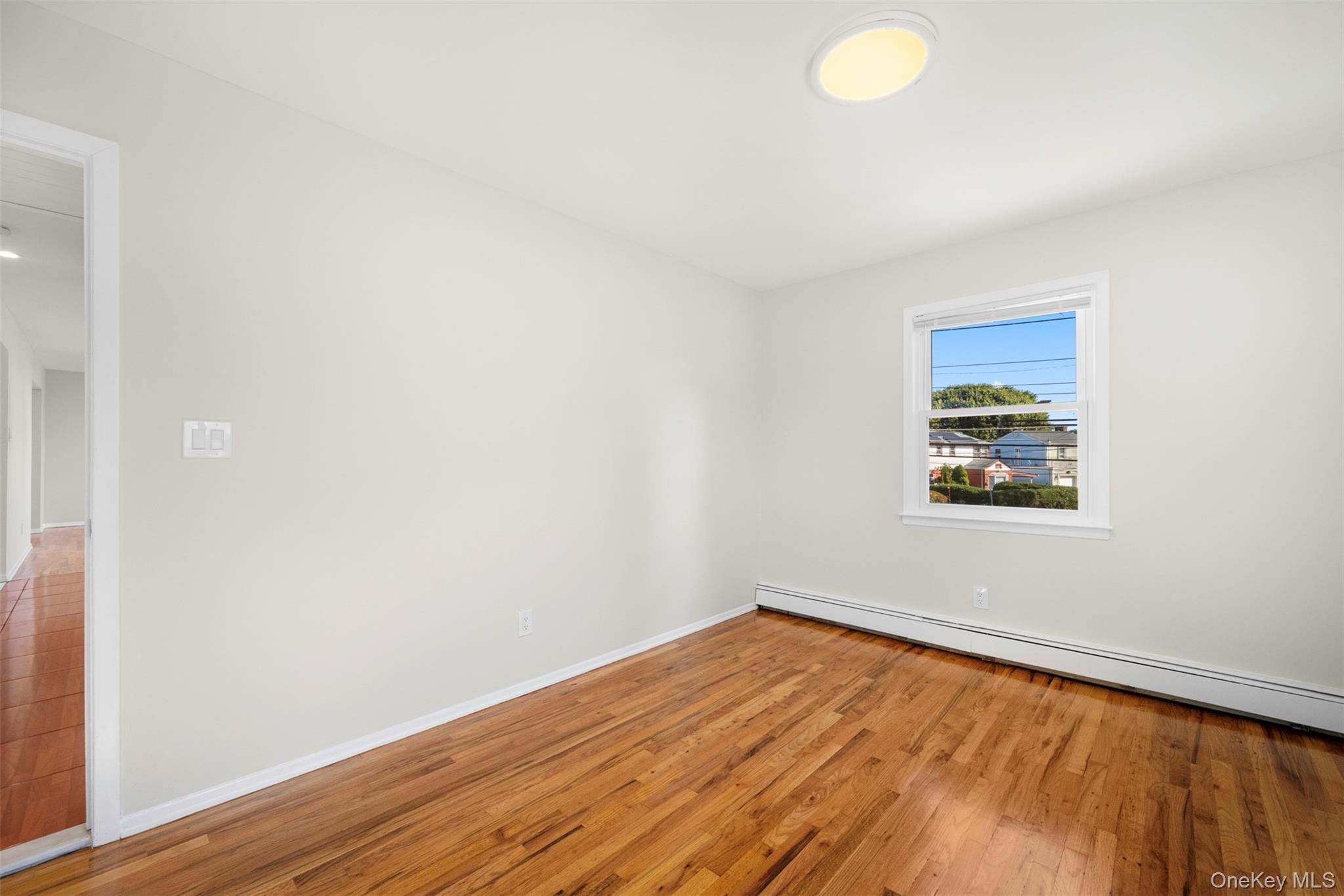 #13 photo, 1426 Forest Avenue, מחוז נסאו North Baldwin , NY 11510