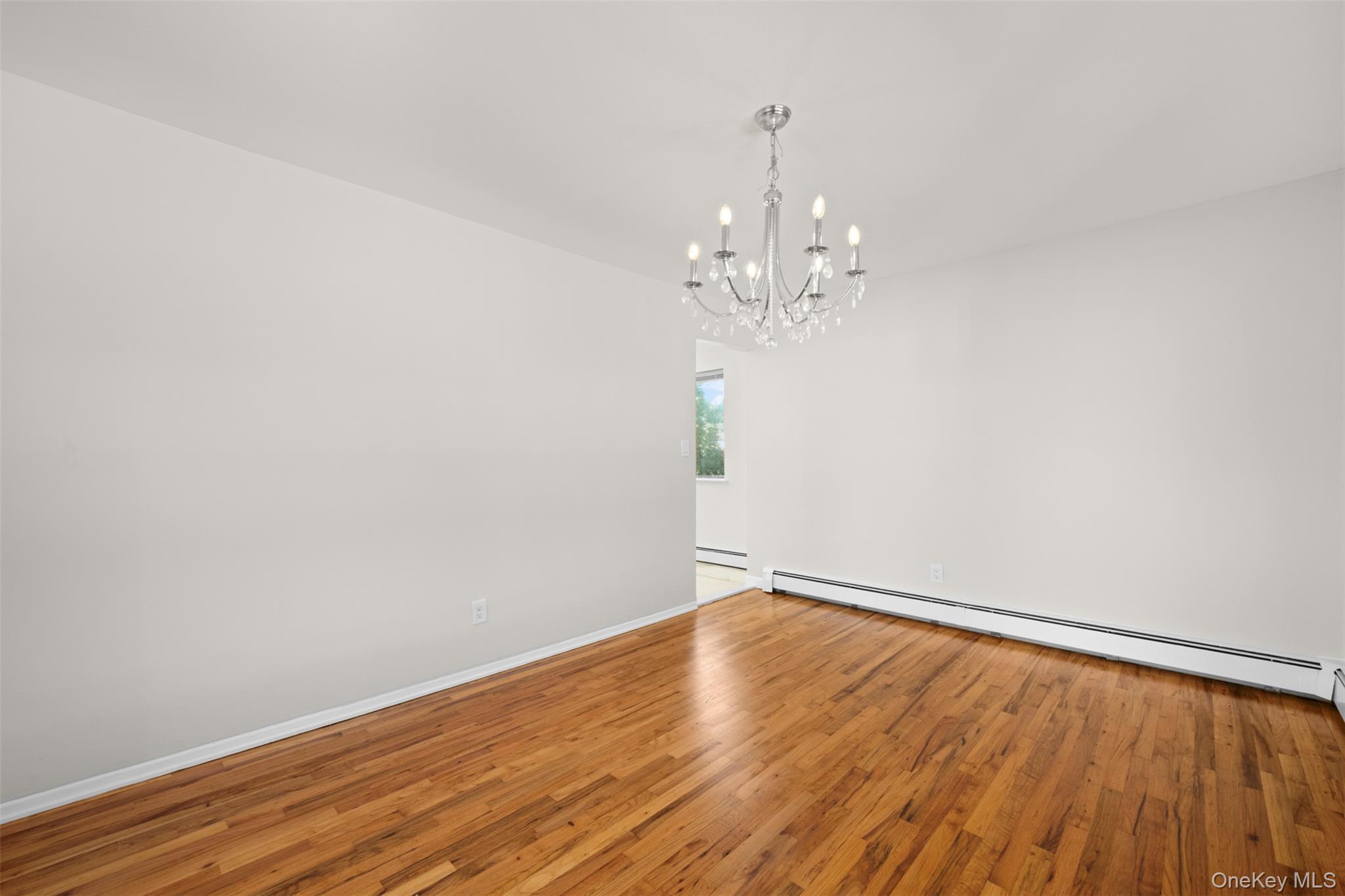 #6 photo, 1426 Forest Avenue, מחוז נסאו North Baldwin , NY 11510