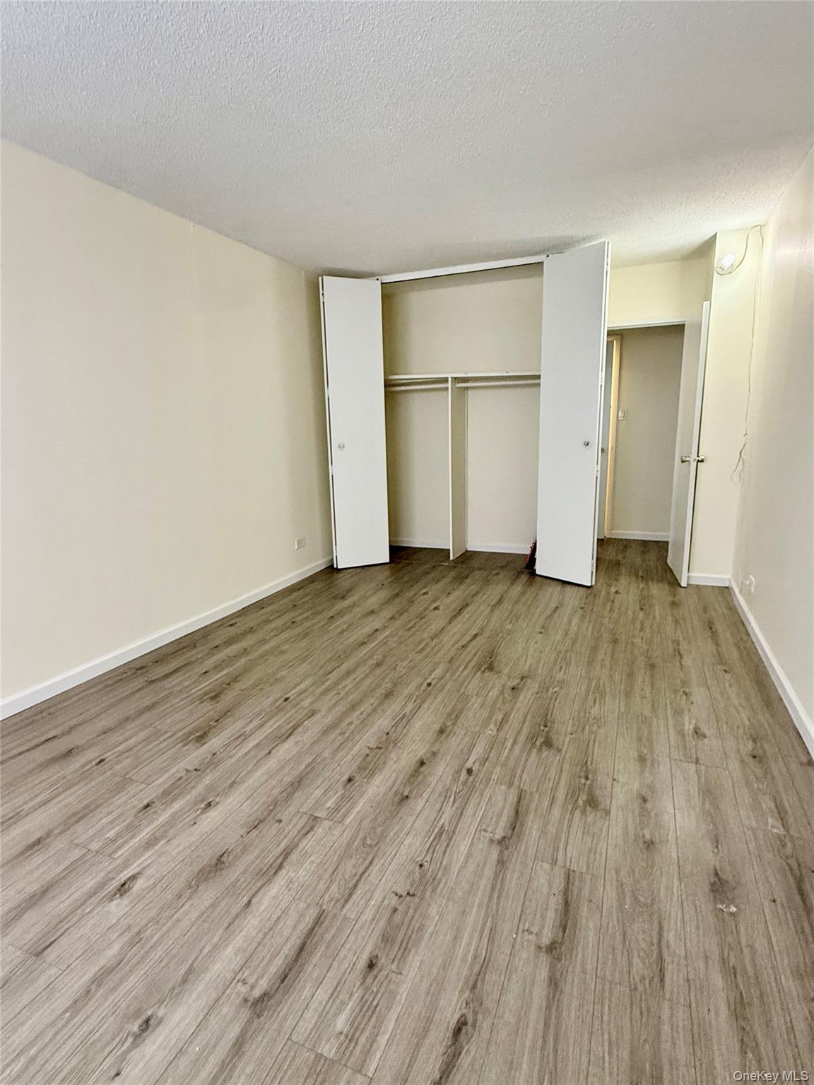 #8 photo, 3960 54th Street, クイーンズ区 Woodside , NY 11377