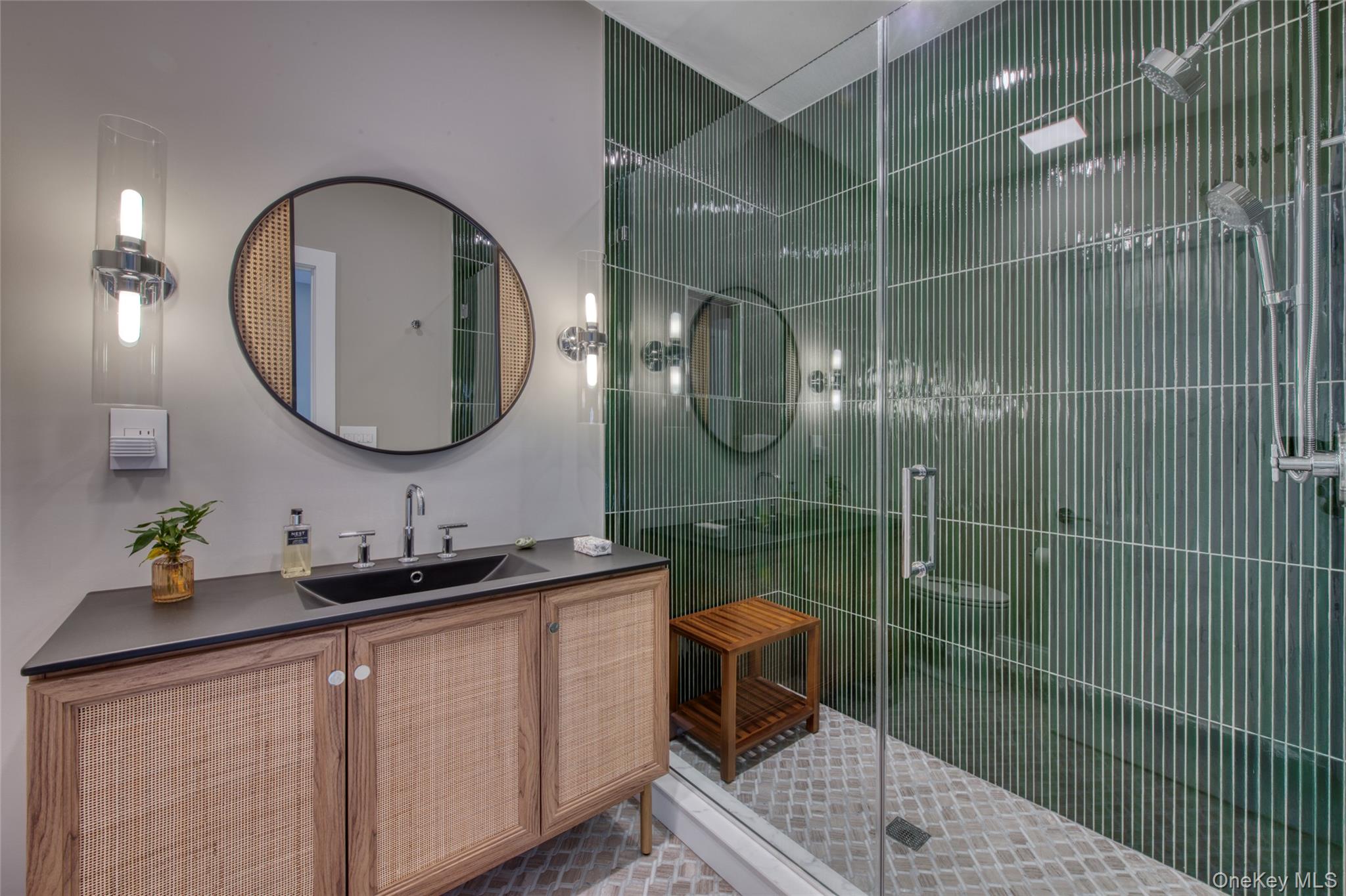 #13 photo, 980 Manhanset Avenue, Greenport , NY 11944