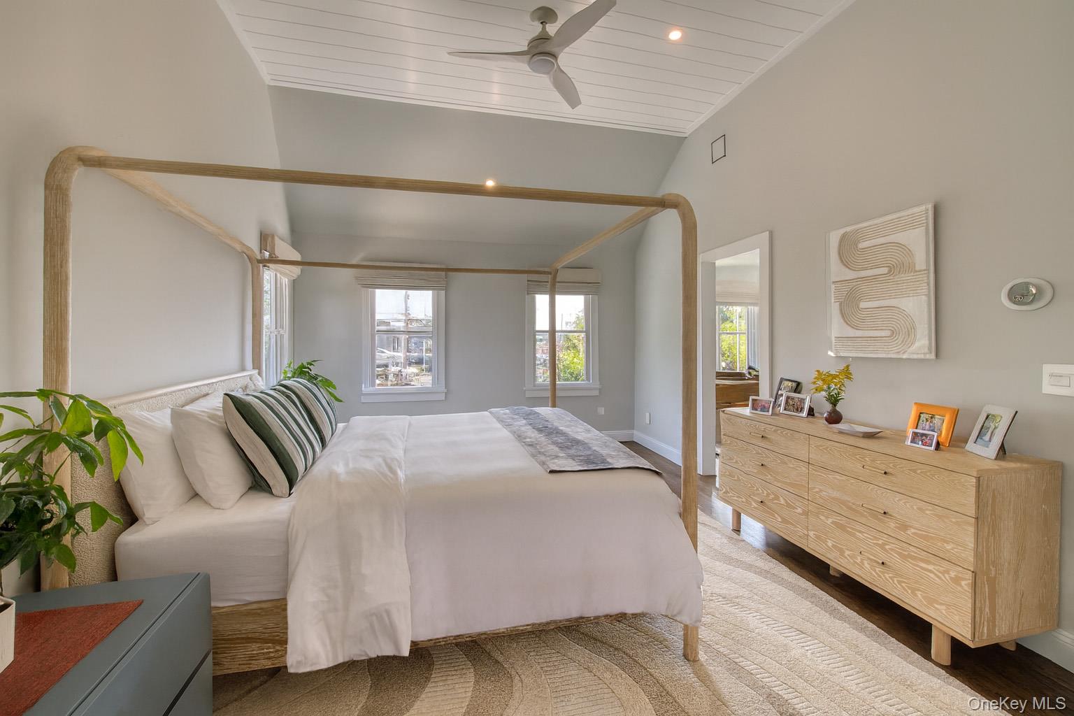 #15 photo, 980 Manhanset Avenue, Greenport , NY 11944