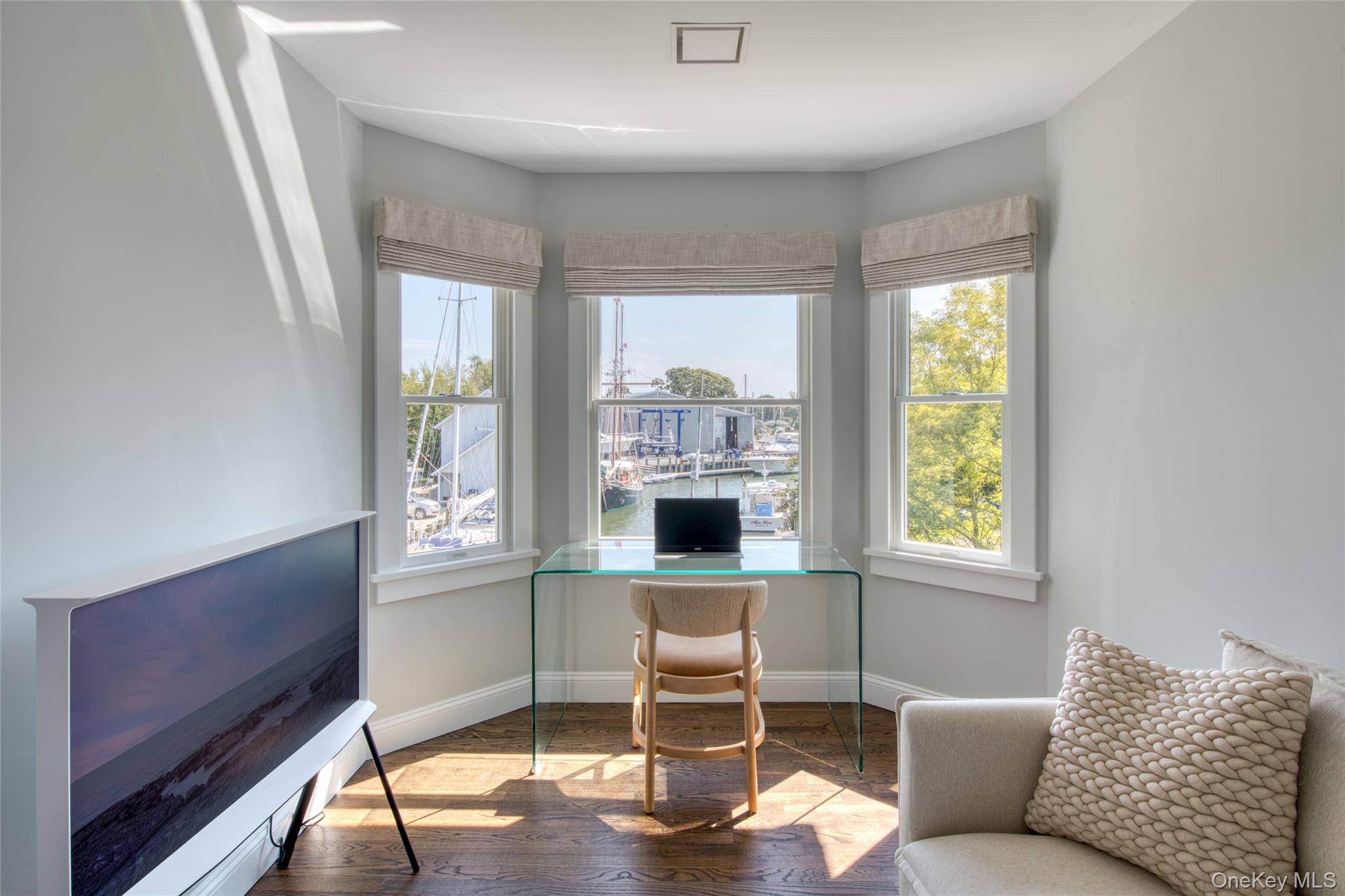 #17 photo, 980 Manhanset Avenue, Greenport , NY 11944