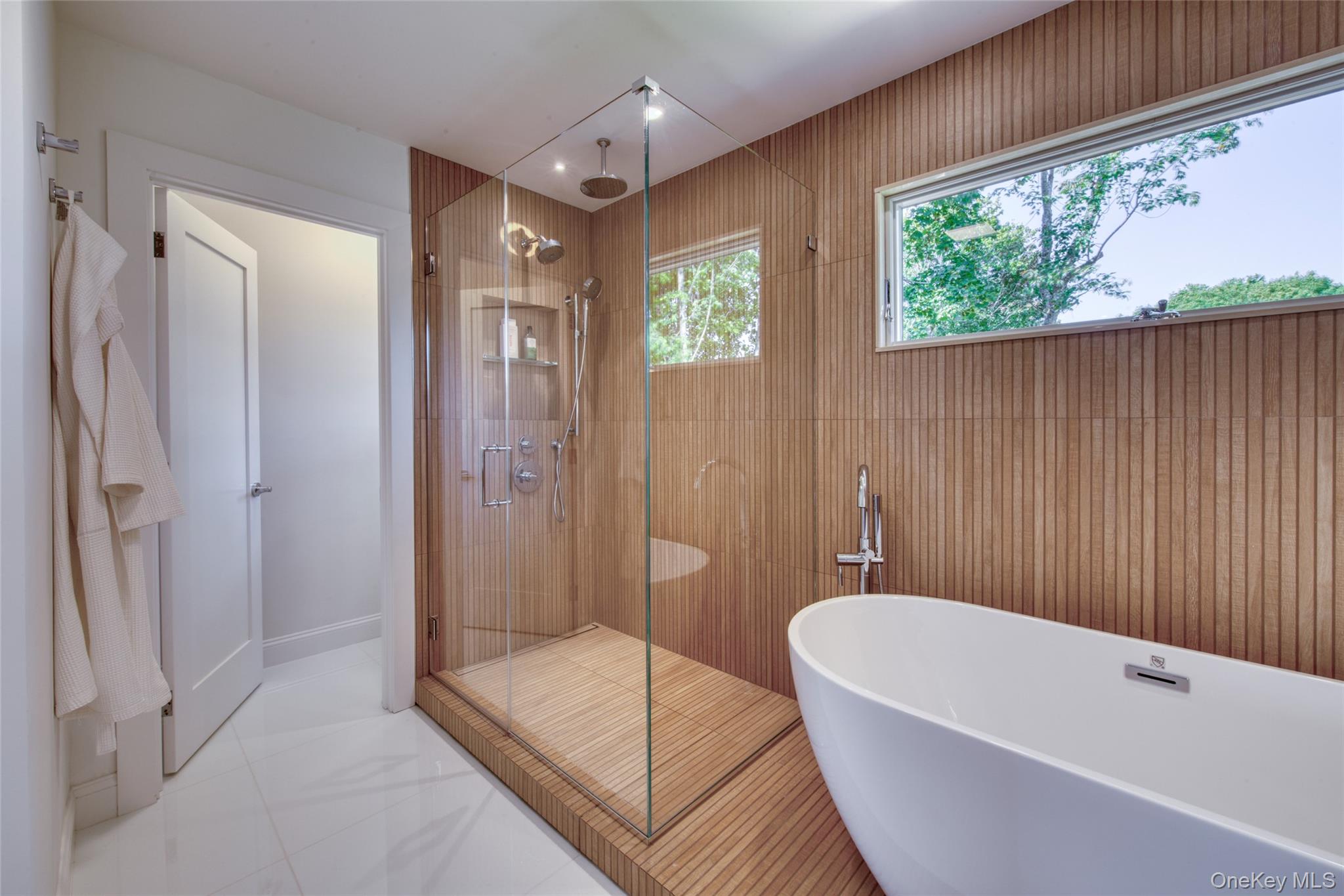 #19 photo, 980 Manhanset Avenue, Greenport , NY 11944