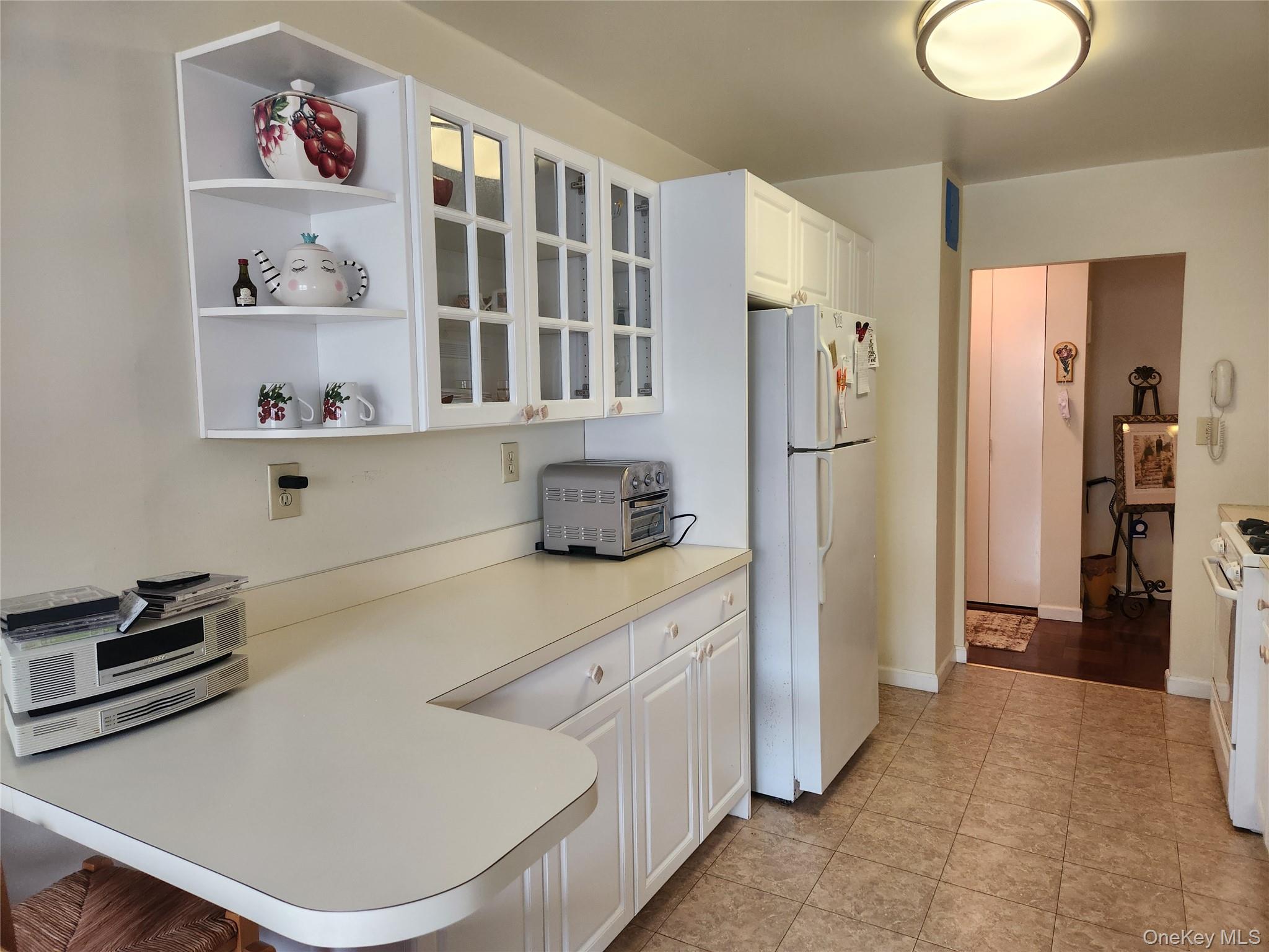 #12 photo, 700 Shore Road, Long Beach , NY 11561