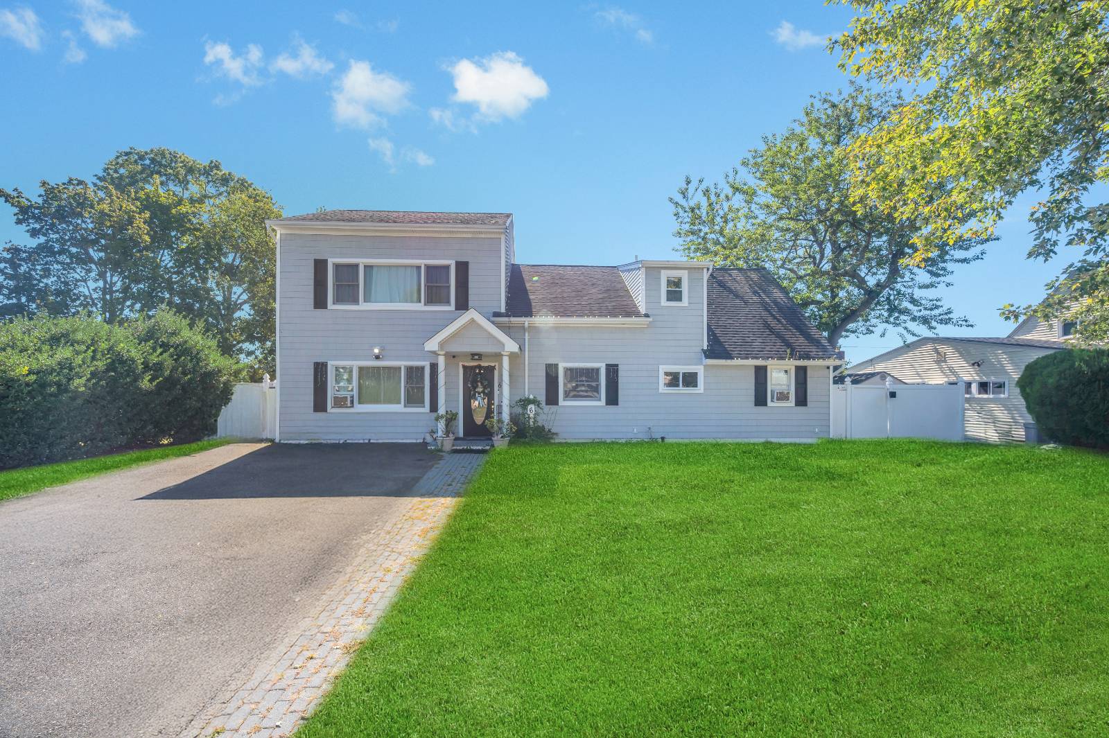 #1 photo, 6 Regal Lane, Levittown , NY 11756