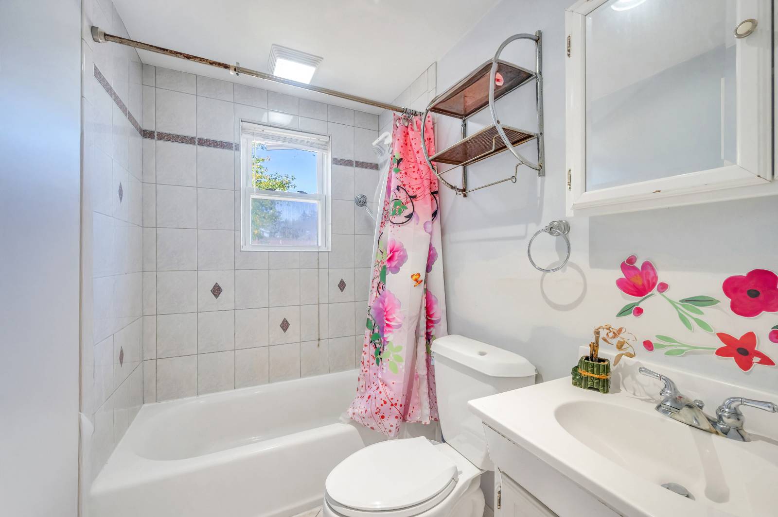 #17 photo, 6 Regal Lane, Levittown , NY 11756