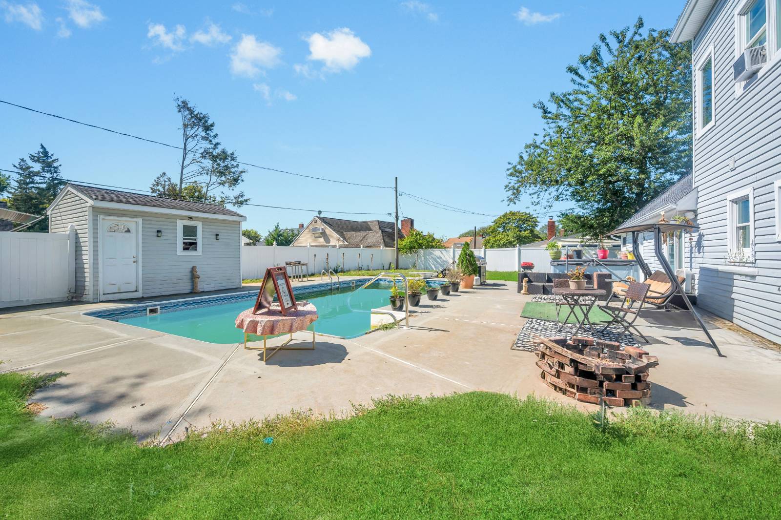 #21 photo, 6 Regal Lane, Levittown , NY 11756