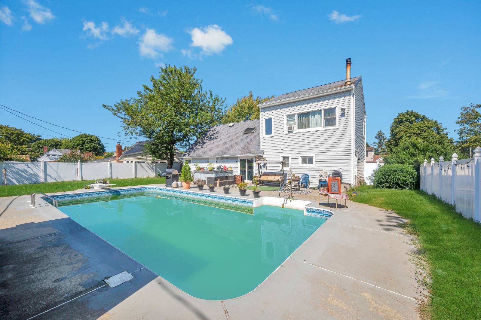 #22 photo, 6 Regal Lane, Levittown , NY 11756