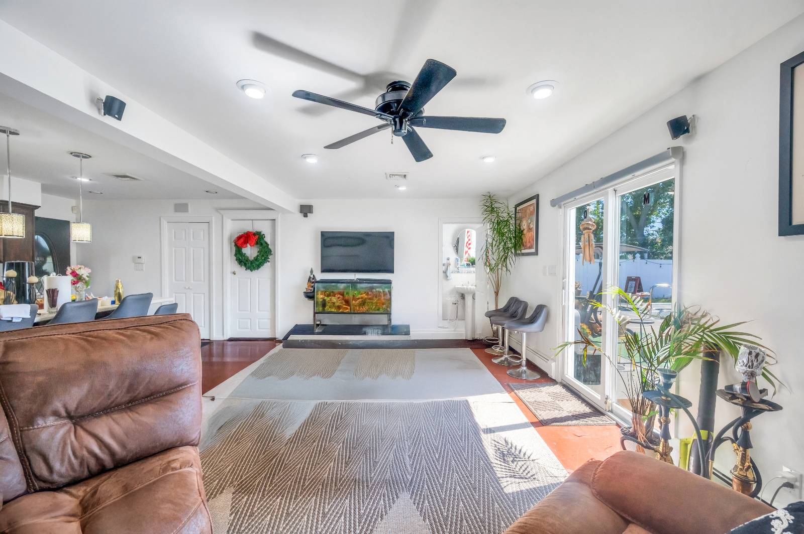 #4 photo, 6 Regal Lane, Levittown , NY 11756