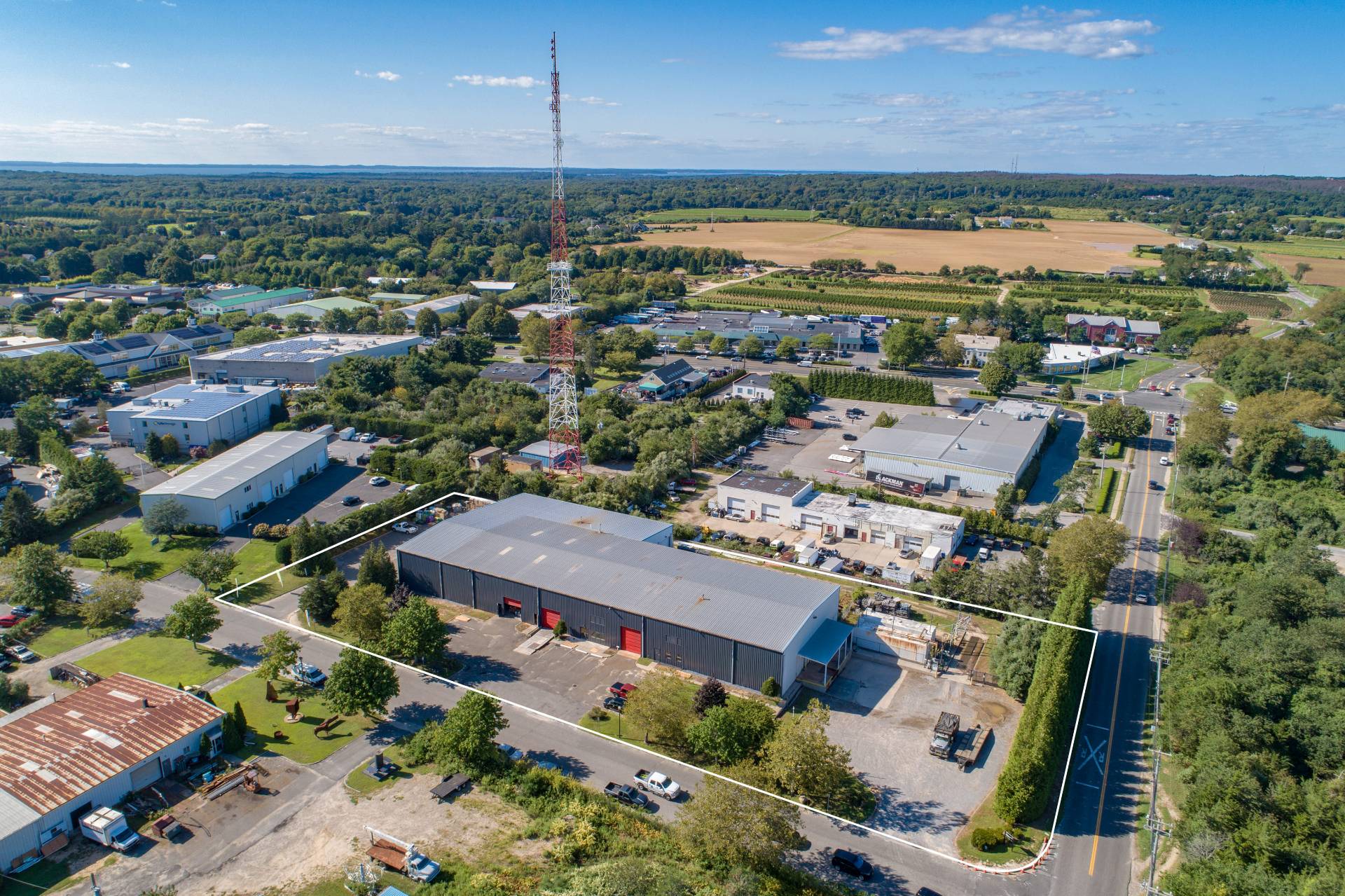 #1 photo, 1 Mariner Drive, サフォーク郡 Southampton , NY 11968