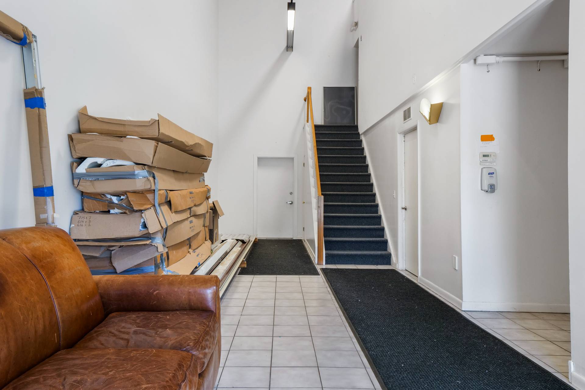 #10 photo, 1 Mariner Drive, Unit 4, מחוז סאפוק Southampton , NY 11968