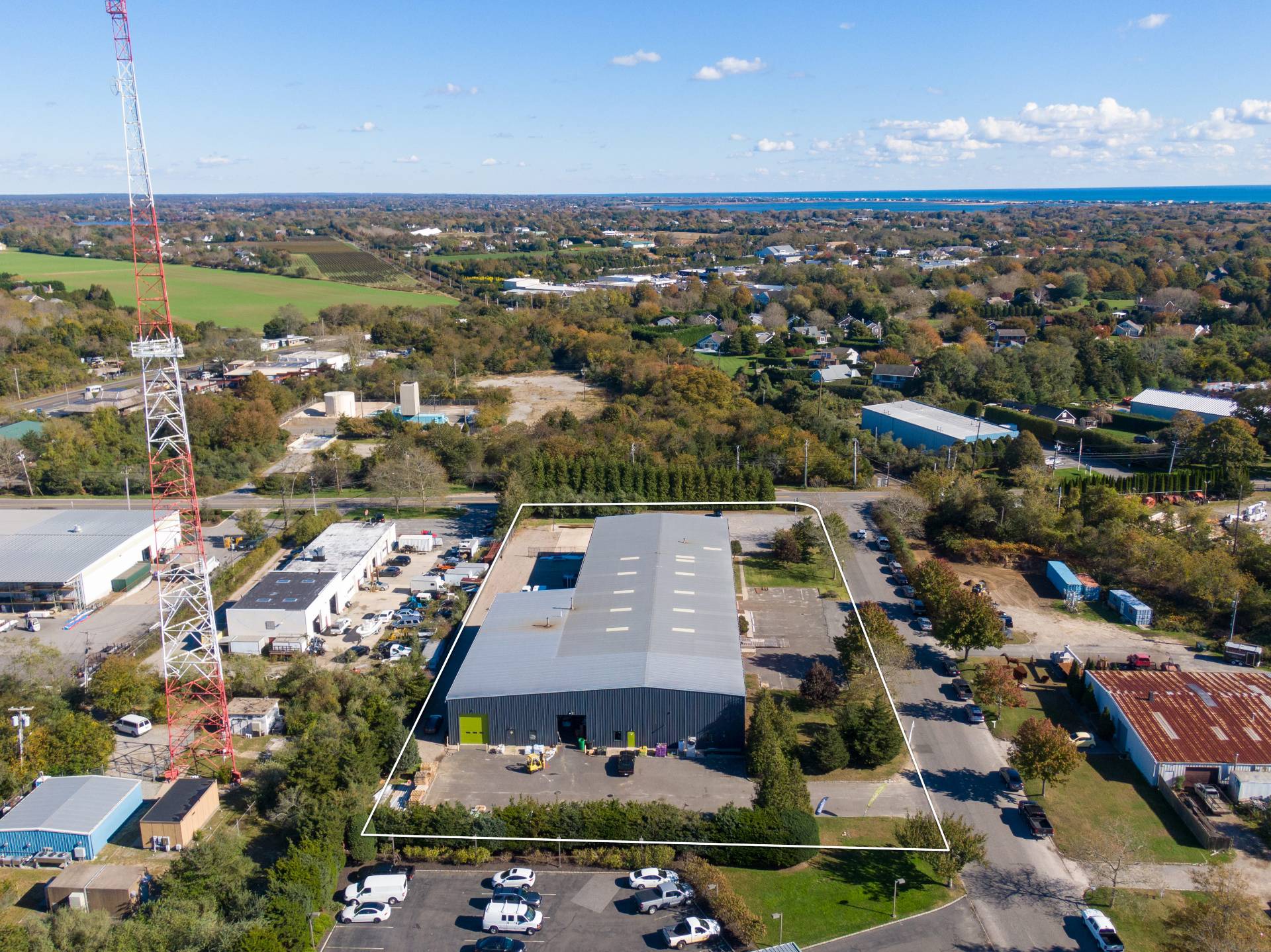 #13 photo, 1 Mariner Drive, Unit 4, מחוז סאפוק Southampton , NY 11968