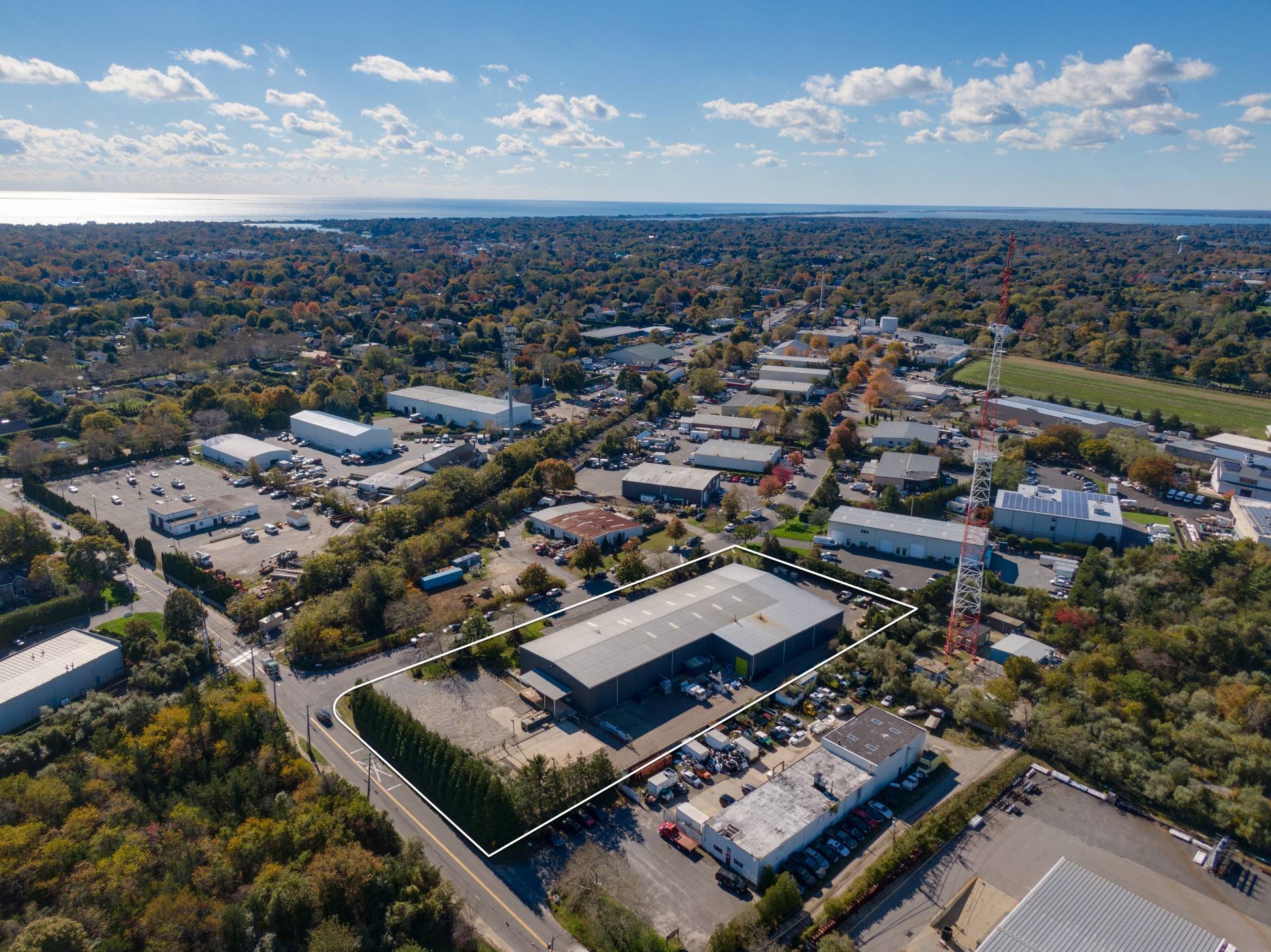 #18 photo, 1 Mariner Drive, Unit 4, מחוז סאפוק Southampton , NY 11968