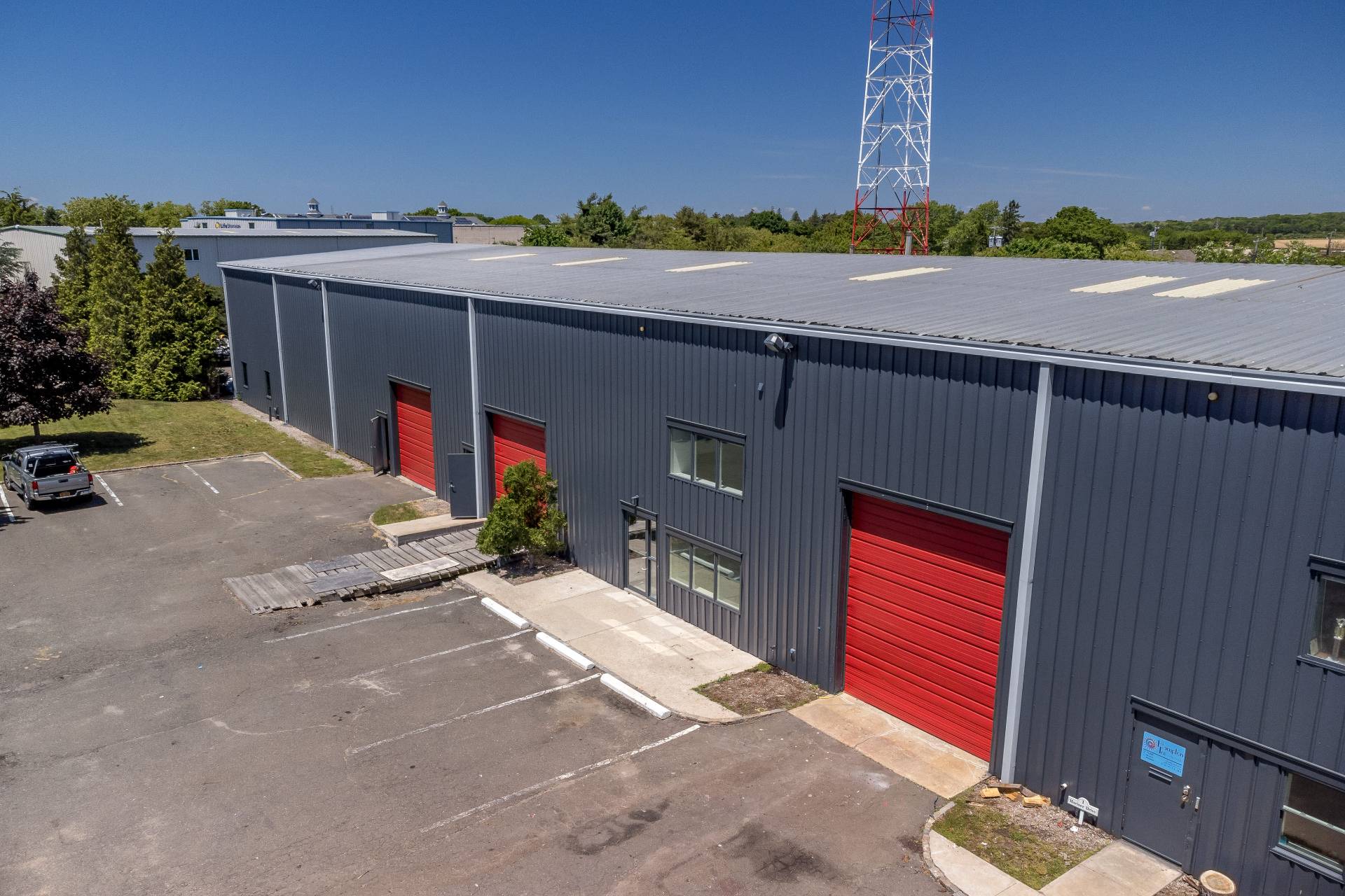 #9 photo, 1 Mariner Drive, Unit 4, מחוז סאפוק Southampton , NY 11968