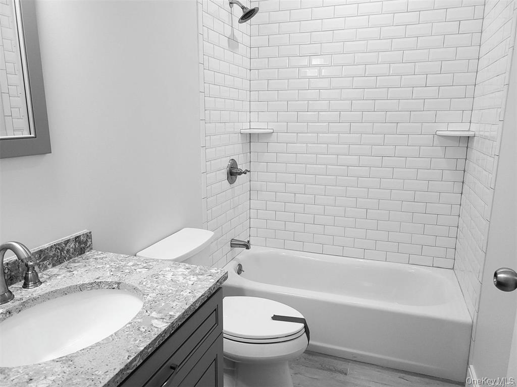 #12 photo, 262 E Main Street, Babylon , NY 11702