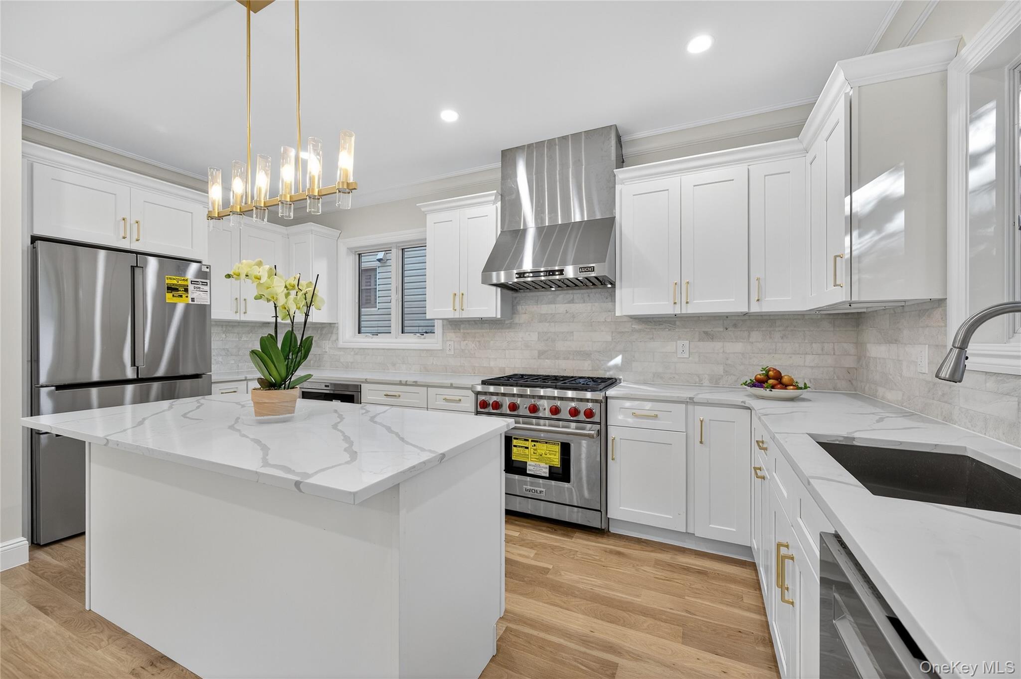 #8 photo, 80 Clapham Avenue, नासाउ काउंटी Manhasset , NY 11030