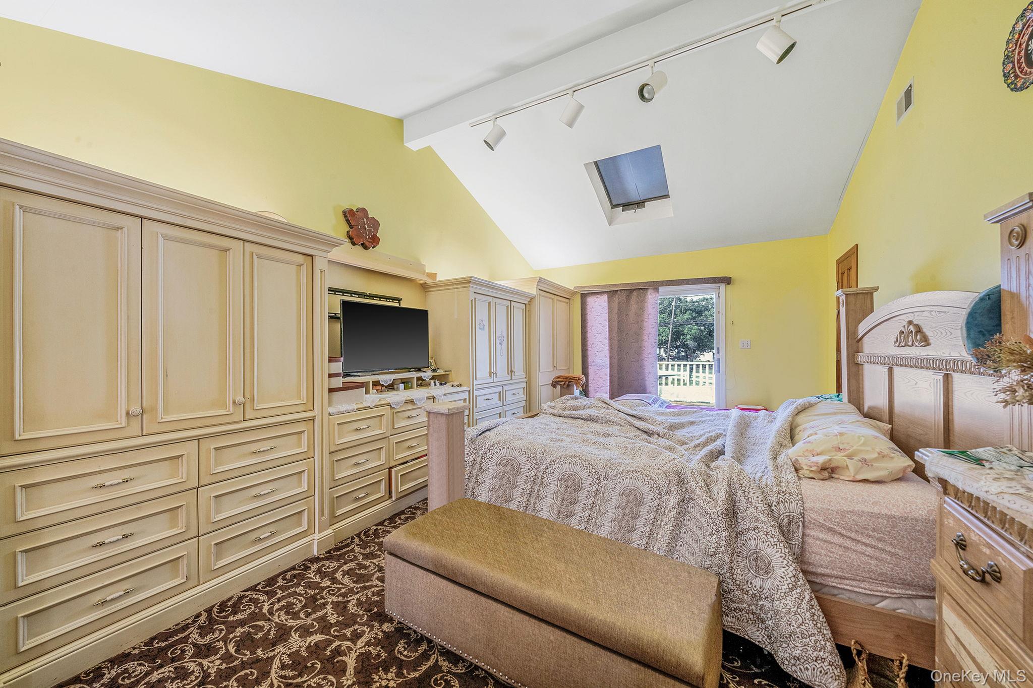 #10 photo, 1 Winthrop Street, Islip , NY 11751