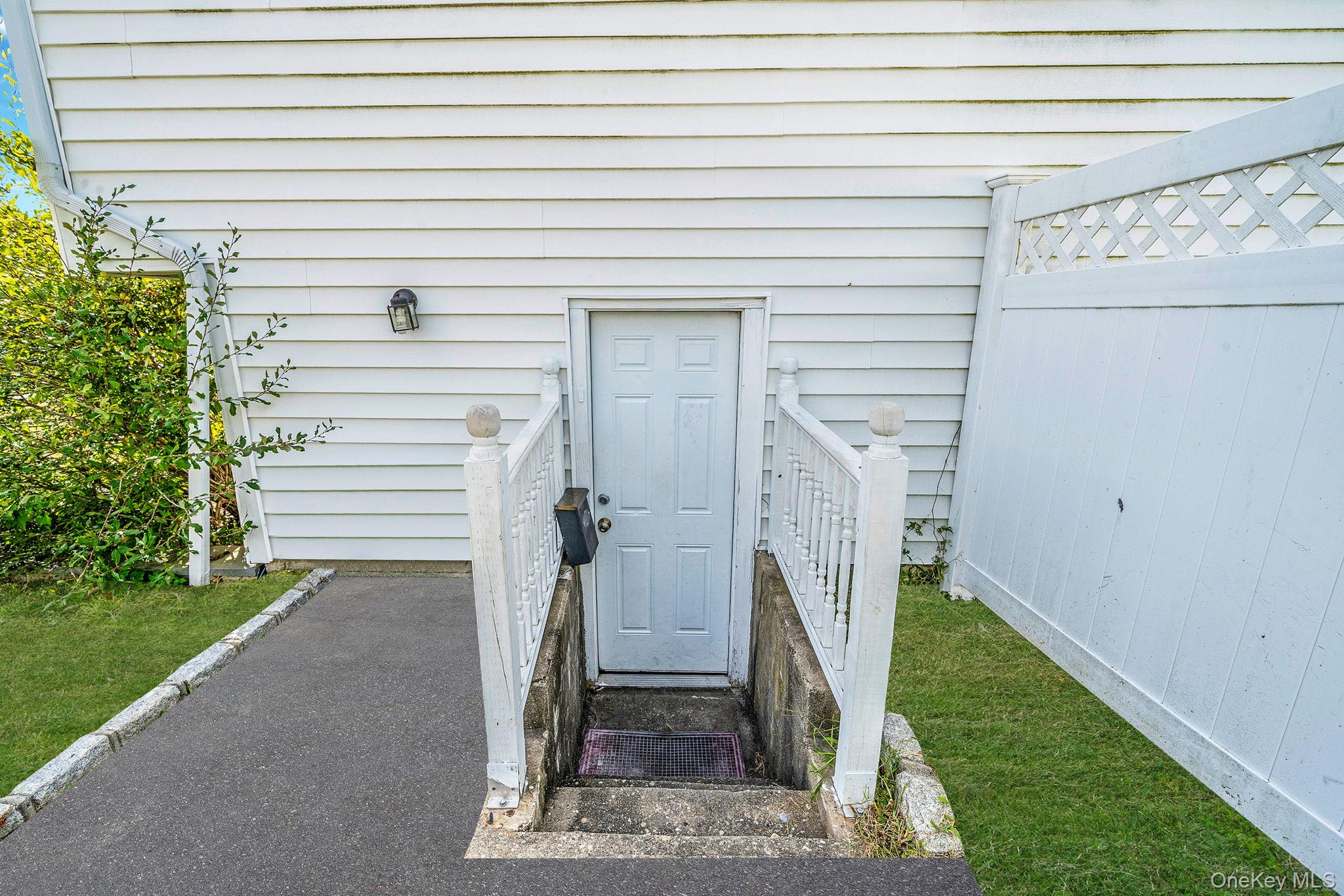 #15 photo, 1 Winthrop Street, Islip , NY 11751