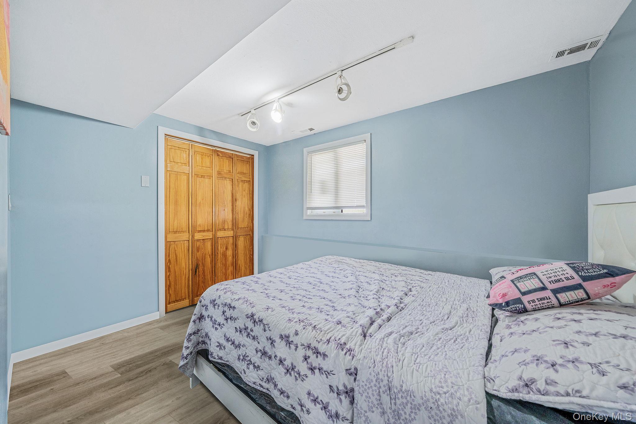 #18 photo, 1 Winthrop Street, Islip , NY 11751