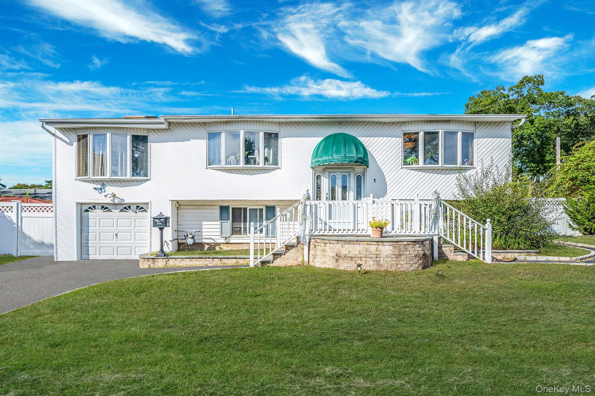 #2 photo, 1 Winthrop Street, Islip , NY 11751