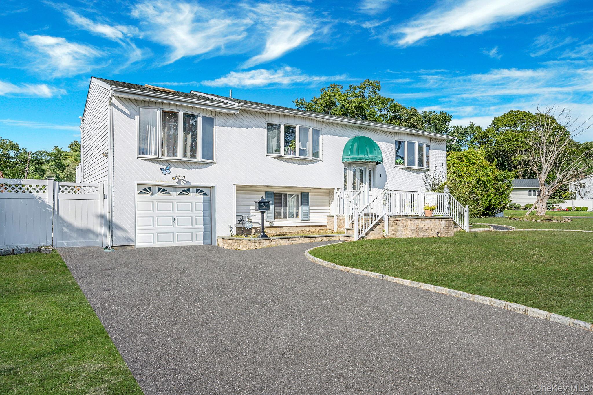 #3 photo, 1 Winthrop Street, Islip , NY 11751