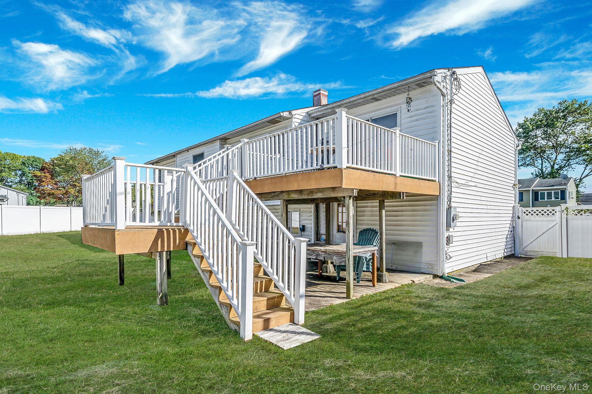 #4 photo, 1 Winthrop Street, Islip , NY 11751