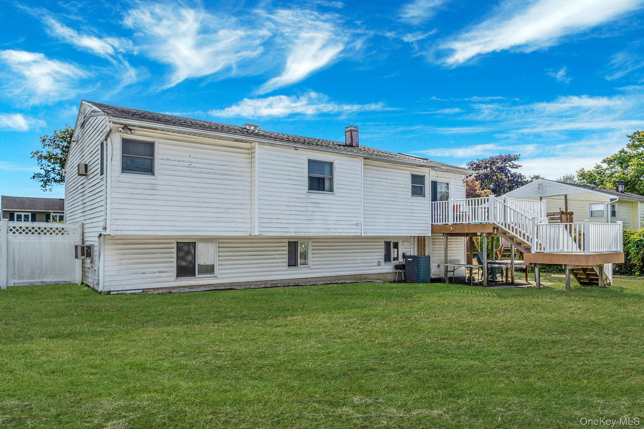 #6 photo, 1 Winthrop Street, Islip , NY 11751