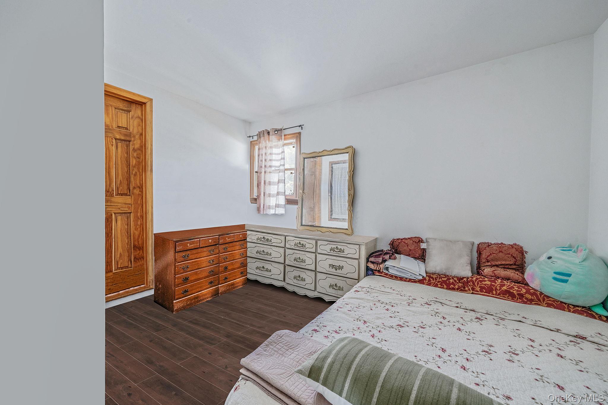 #9 photo, 1 Winthrop Street, Islip , NY 11751