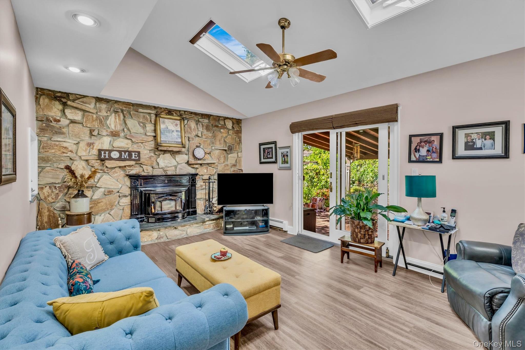 #12 photo, 6 Saddler Court, South Huntington , NY 11746