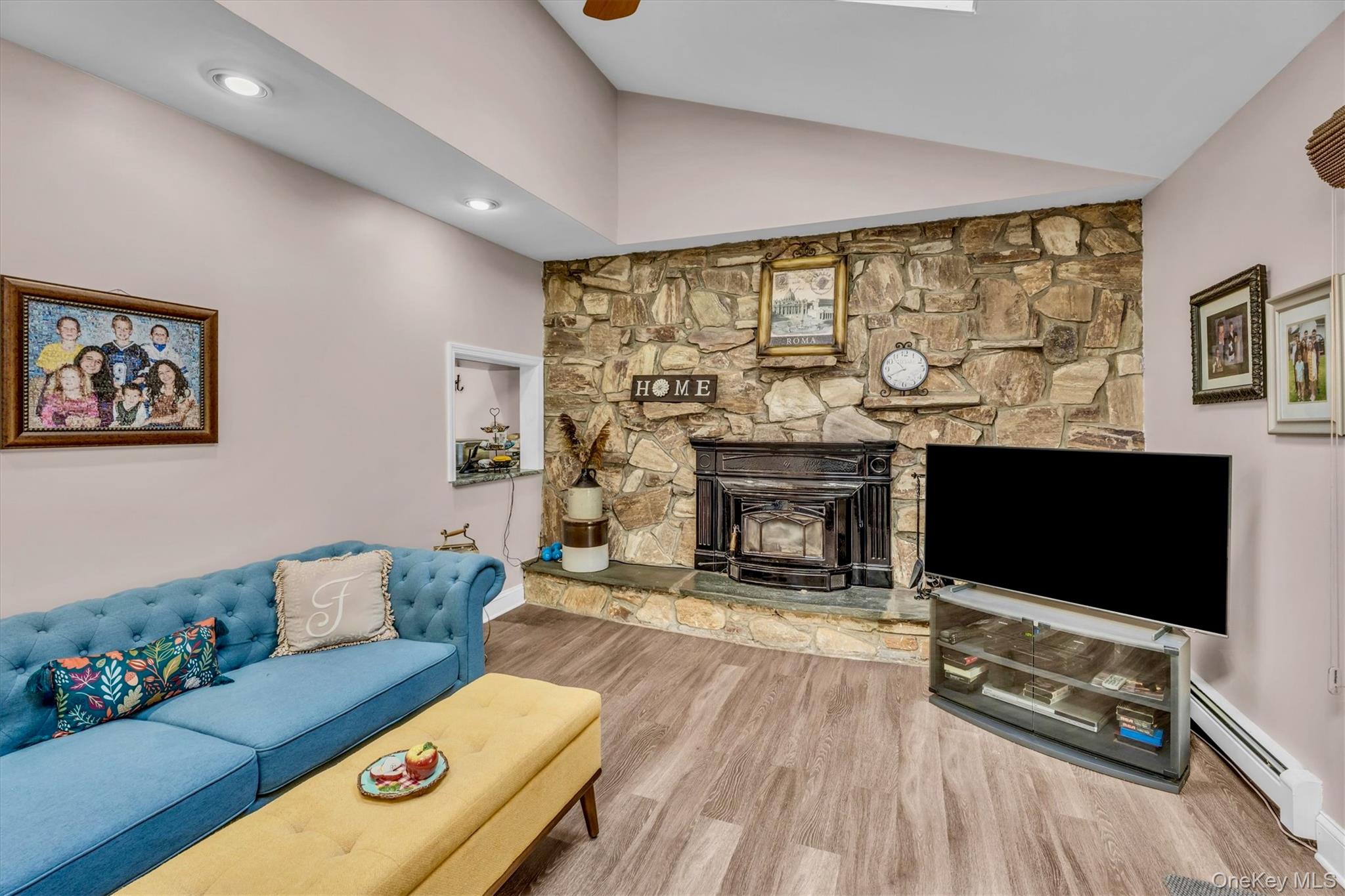 #13 photo, 6 Saddler Court, South Huntington , NY 11746