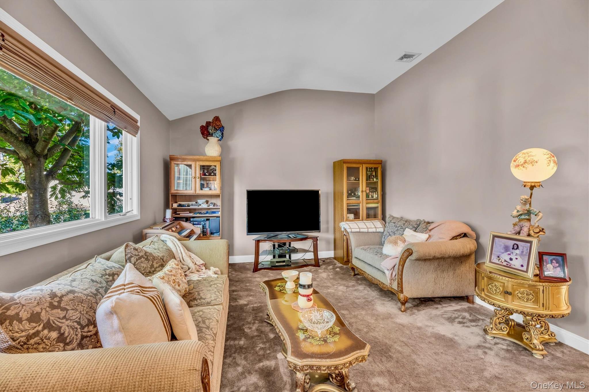 #17 photo, 6 Saddler Court, South Huntington , NY 11746