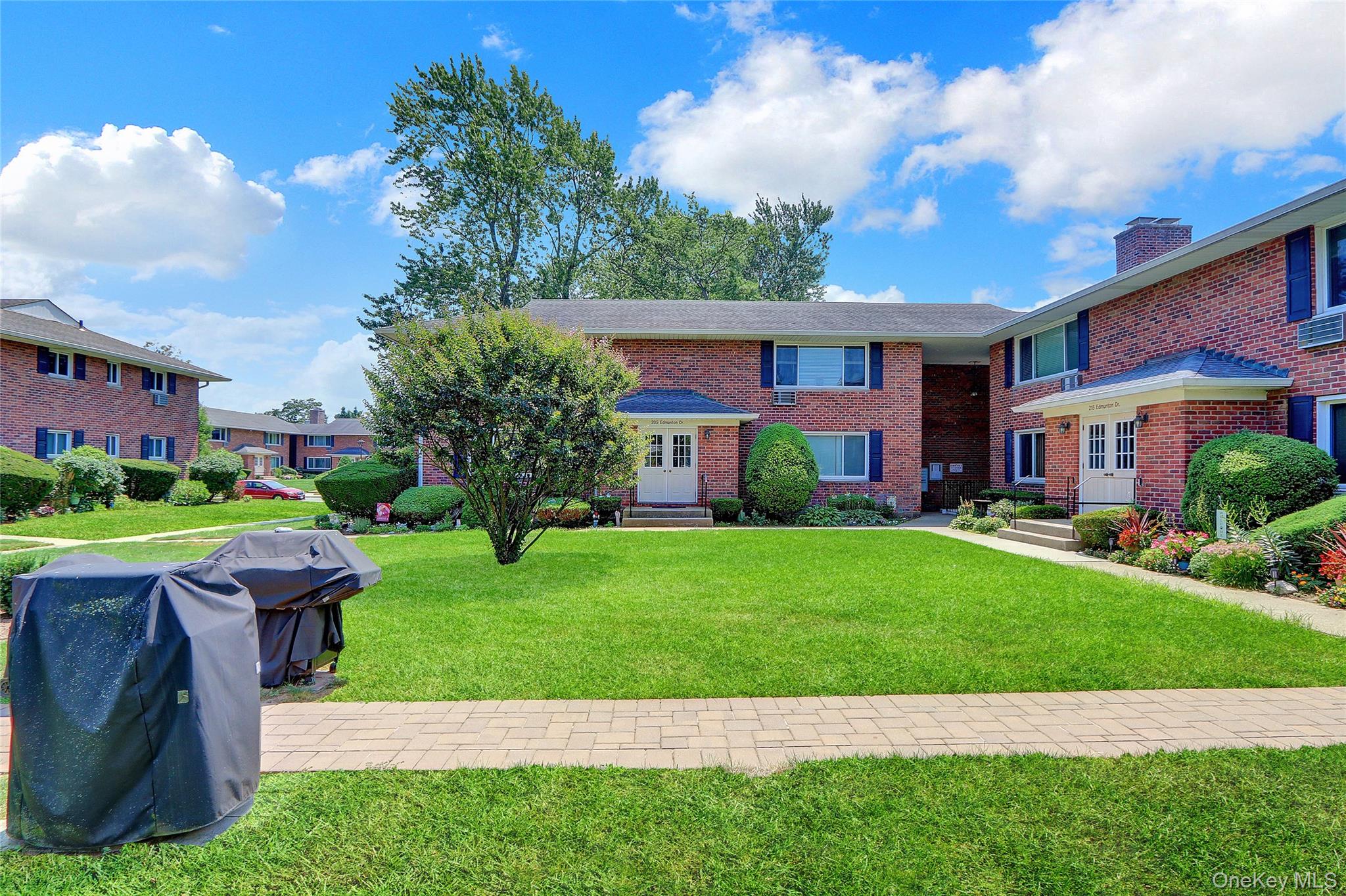 #3 photo, 205 Edmunton Drive, サフォーク郡 North Babylon , NY 11703