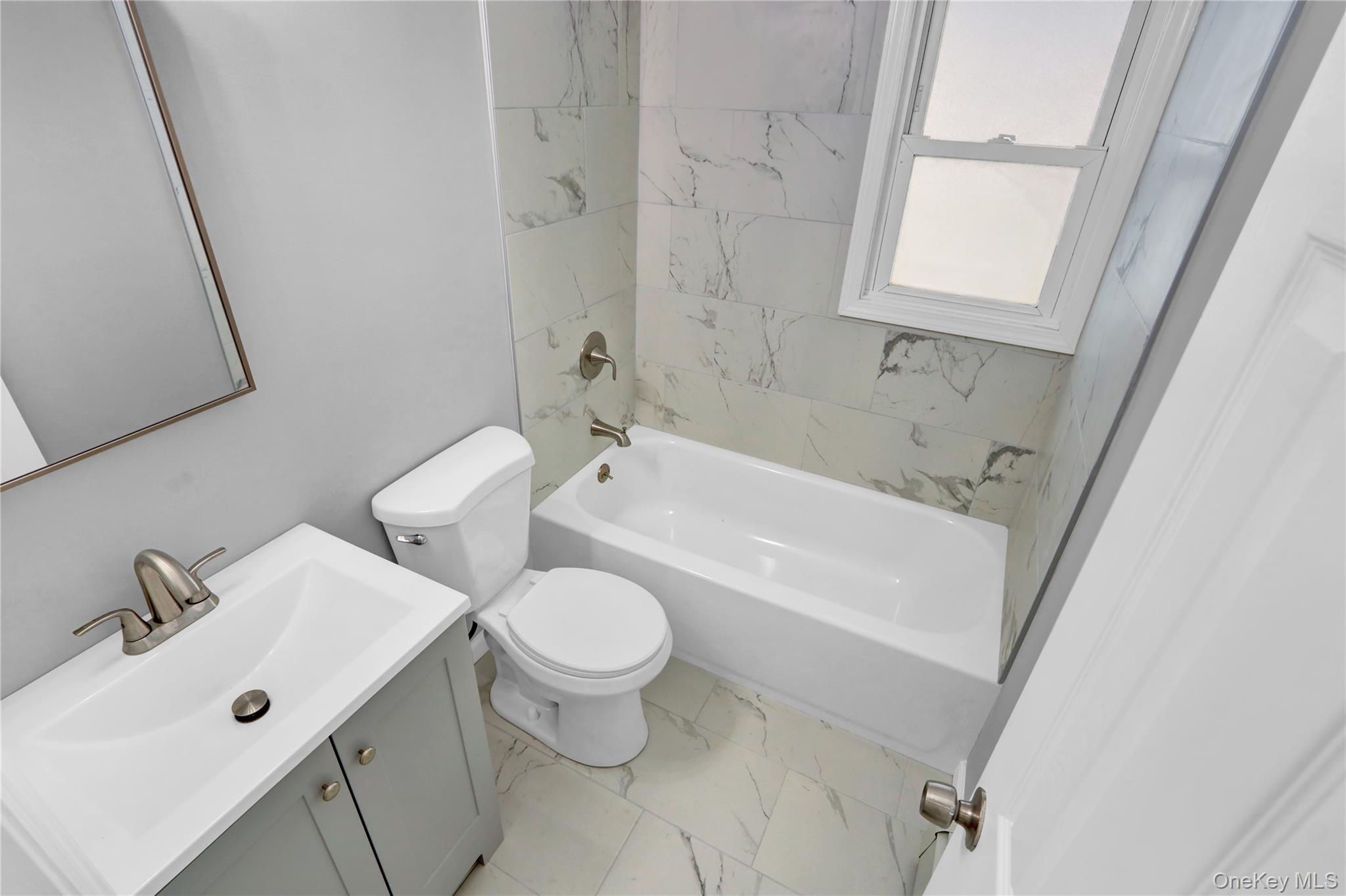 #10 photo, 15 Cornwall Lane, Hicksville , NY 11801