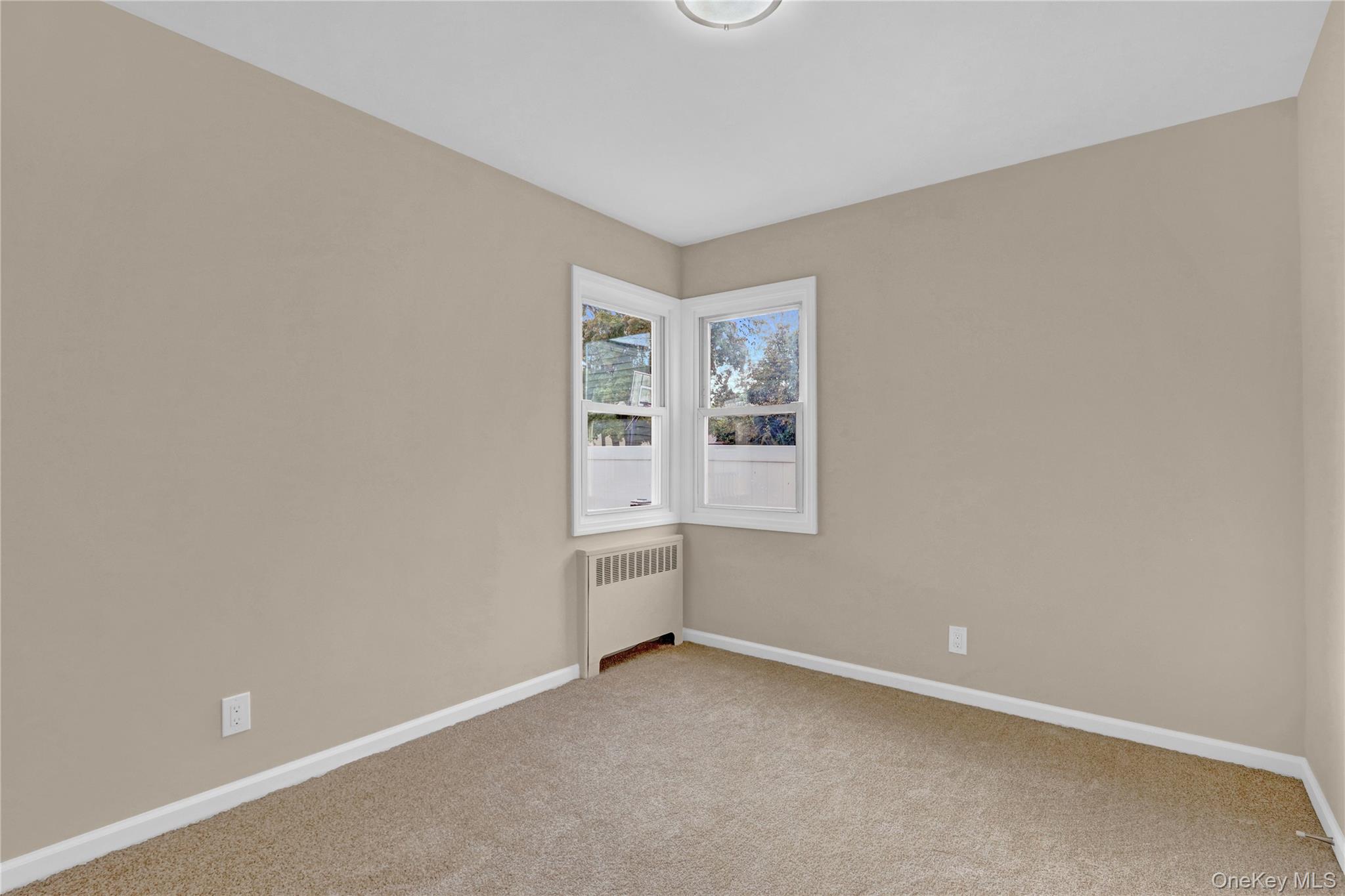 #11 photo, 15 Cornwall Lane, Hicksville , NY 11801