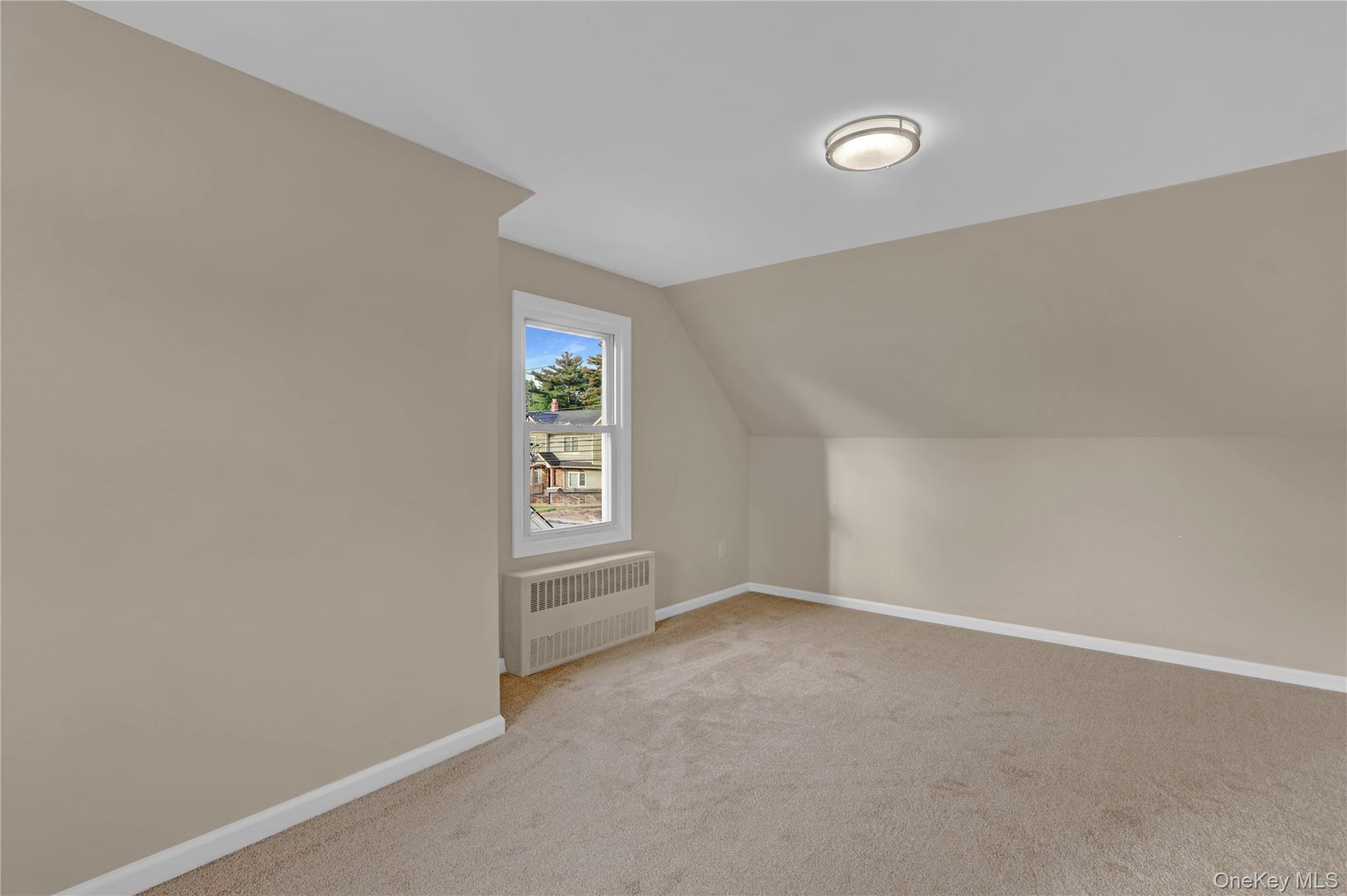 #13 photo, 15 Cornwall Lane, Hicksville , NY 11801