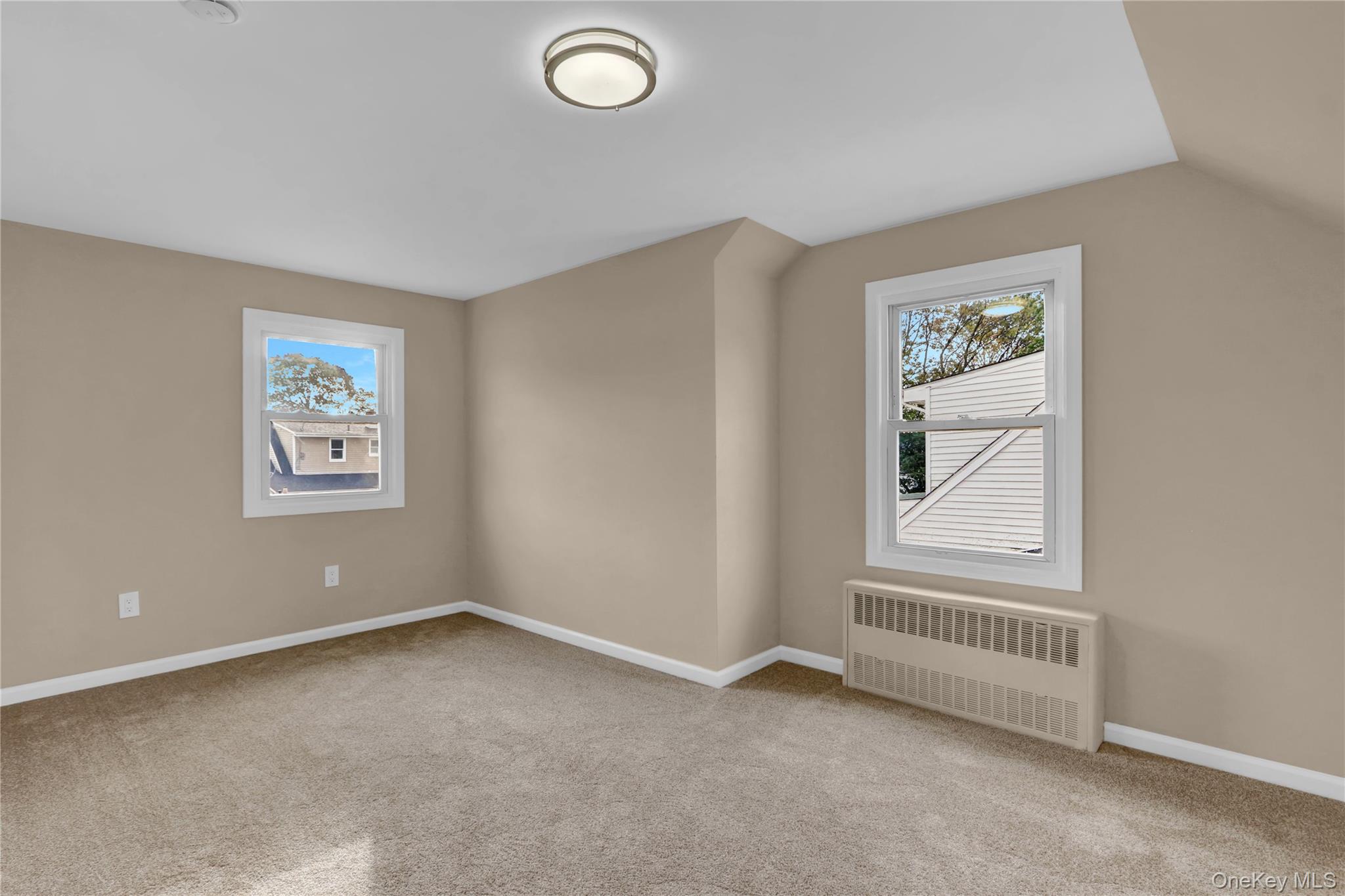 #14 photo, 15 Cornwall Lane, Hicksville , NY 11801