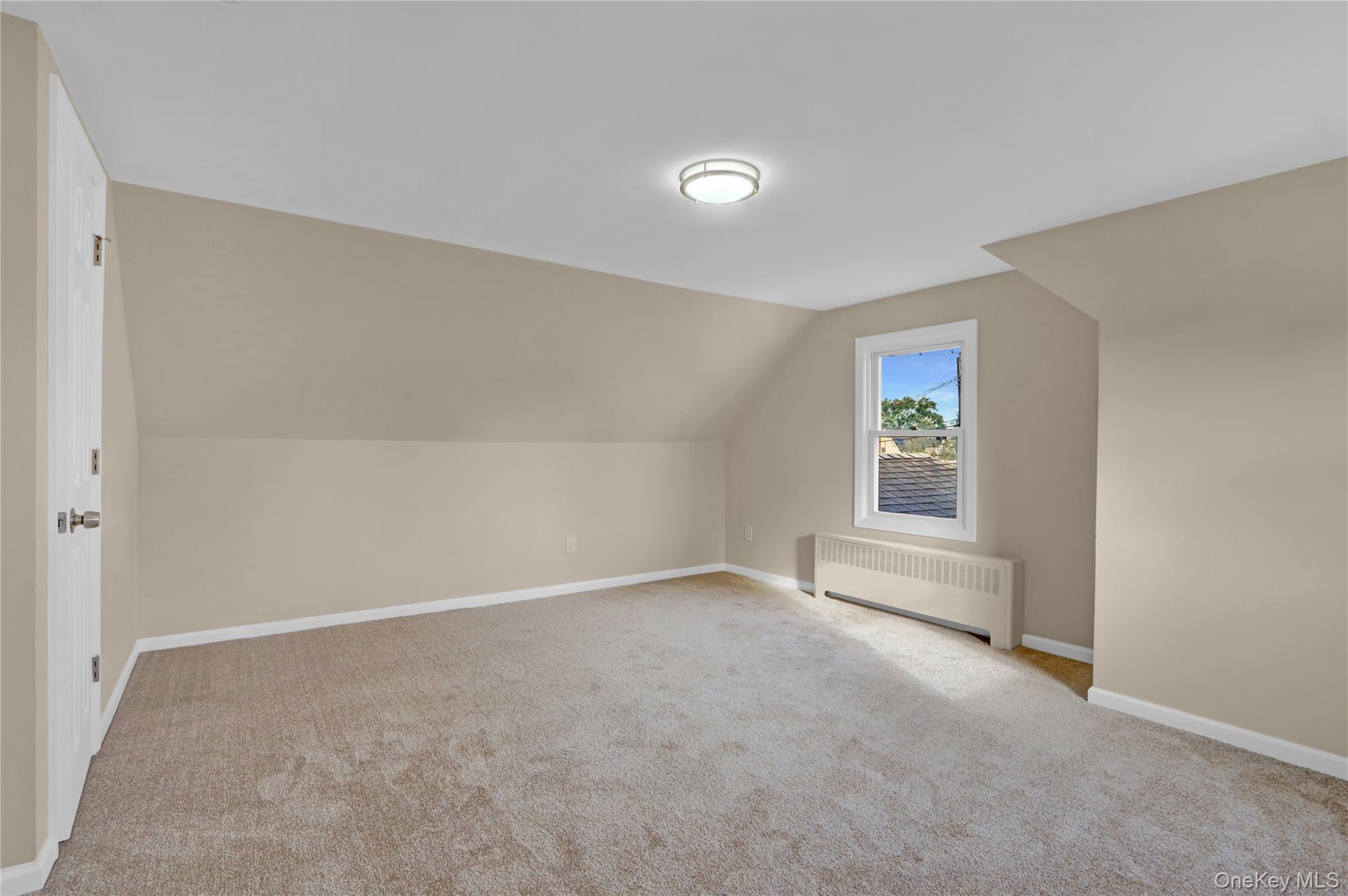 #15 photo, 15 Cornwall Lane, Hicksville , NY 11801