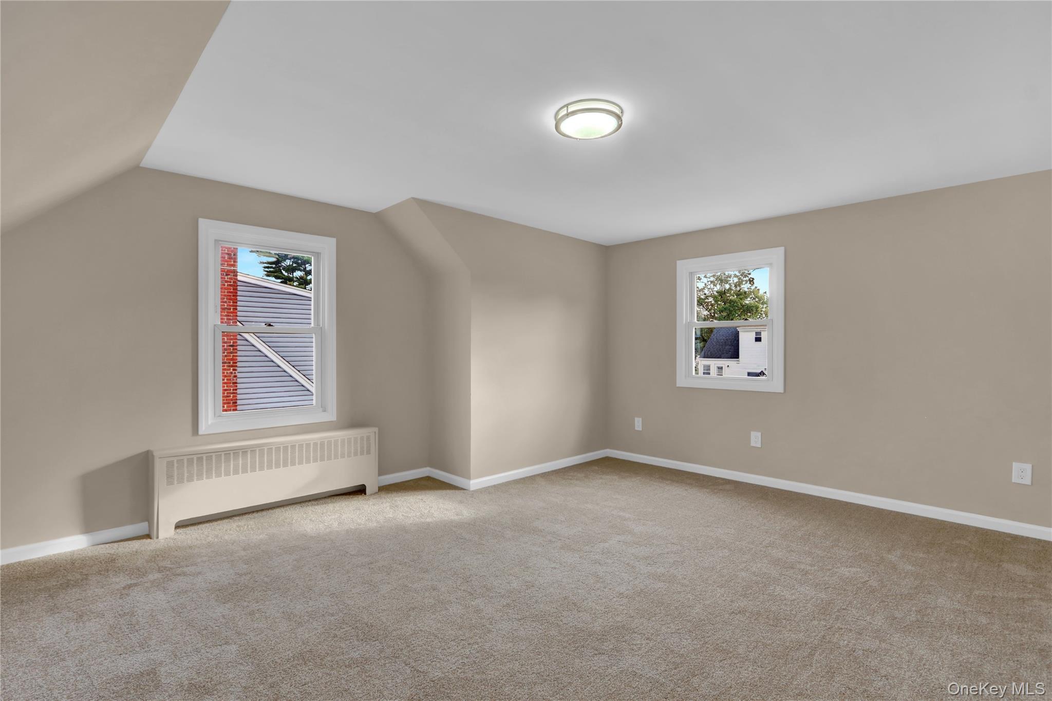 #16 photo, 15 Cornwall Lane, Hicksville , NY 11801