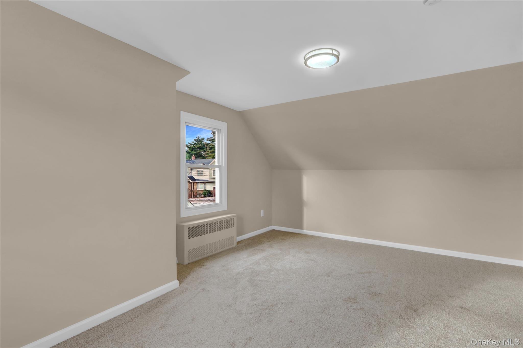 #17 photo, 15 Cornwall Lane, Hicksville , NY 11801