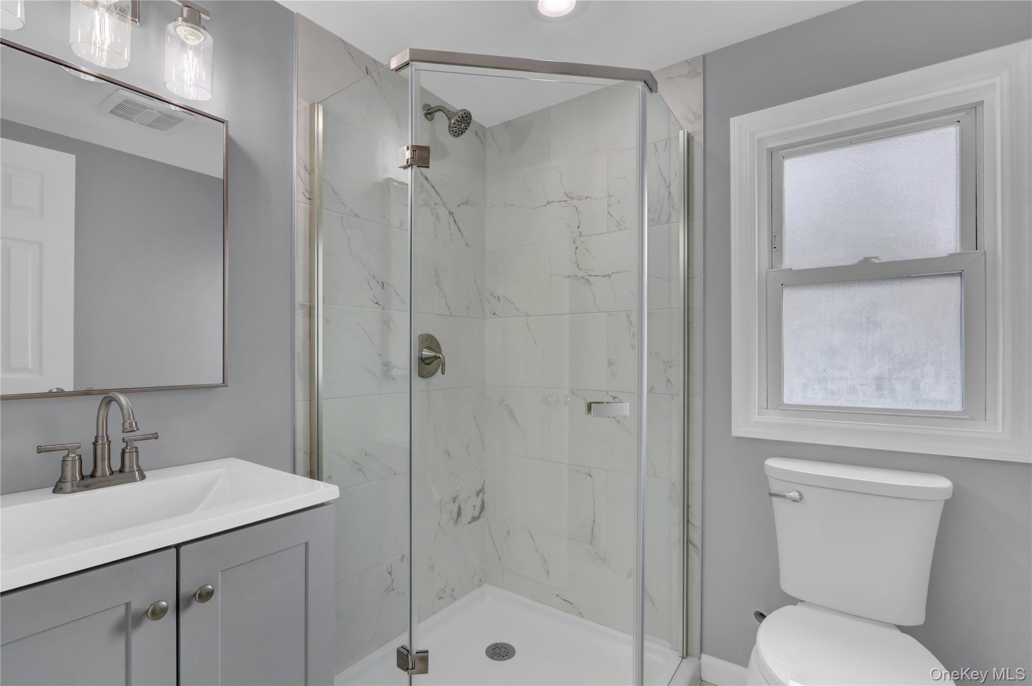 #19 photo, 15 Cornwall Lane, Hicksville , NY 11801