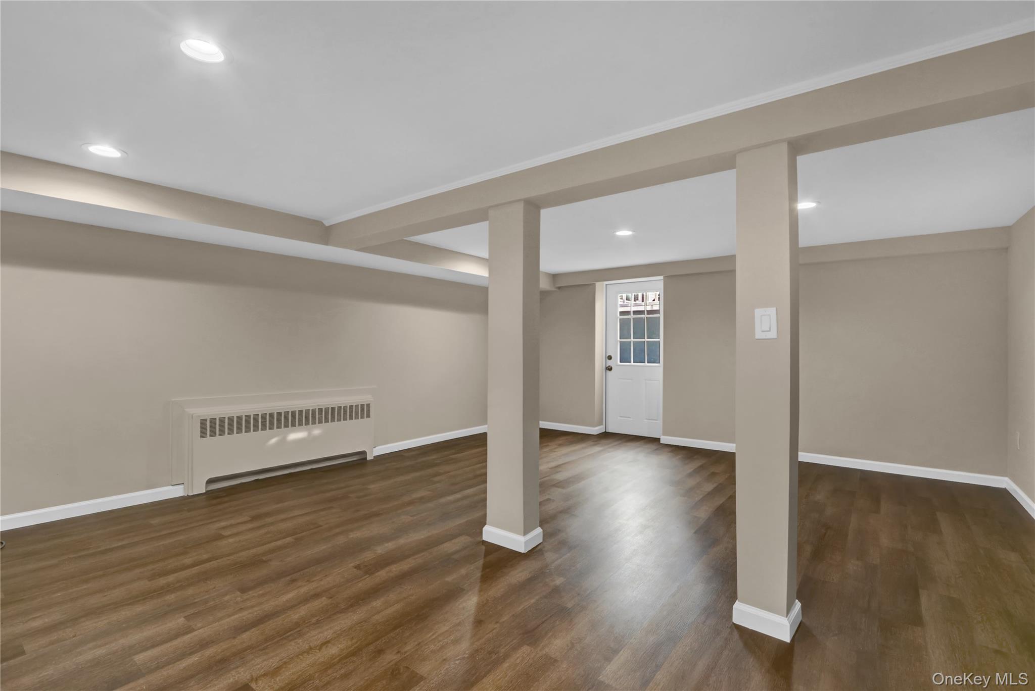 #20 photo, 15 Cornwall Lane, Hicksville , NY 11801