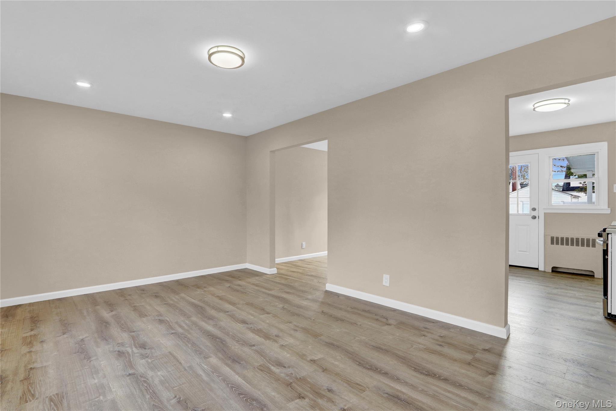 #3 photo, 15 Cornwall Lane, Hicksville , NY 11801