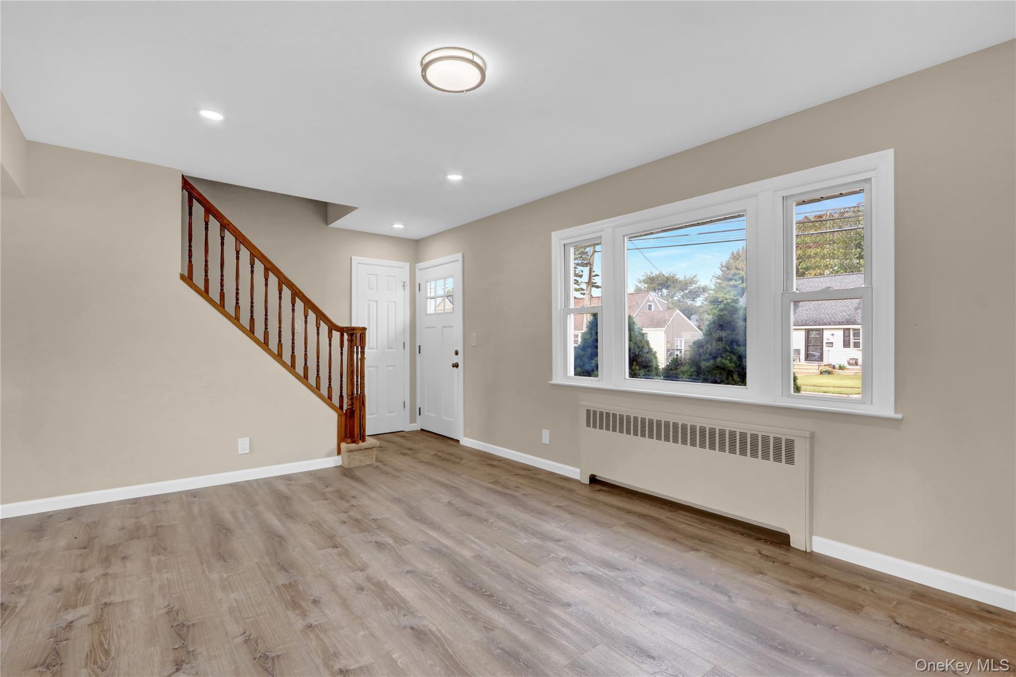 #5 photo, 15 Cornwall Lane, Hicksville , NY 11801