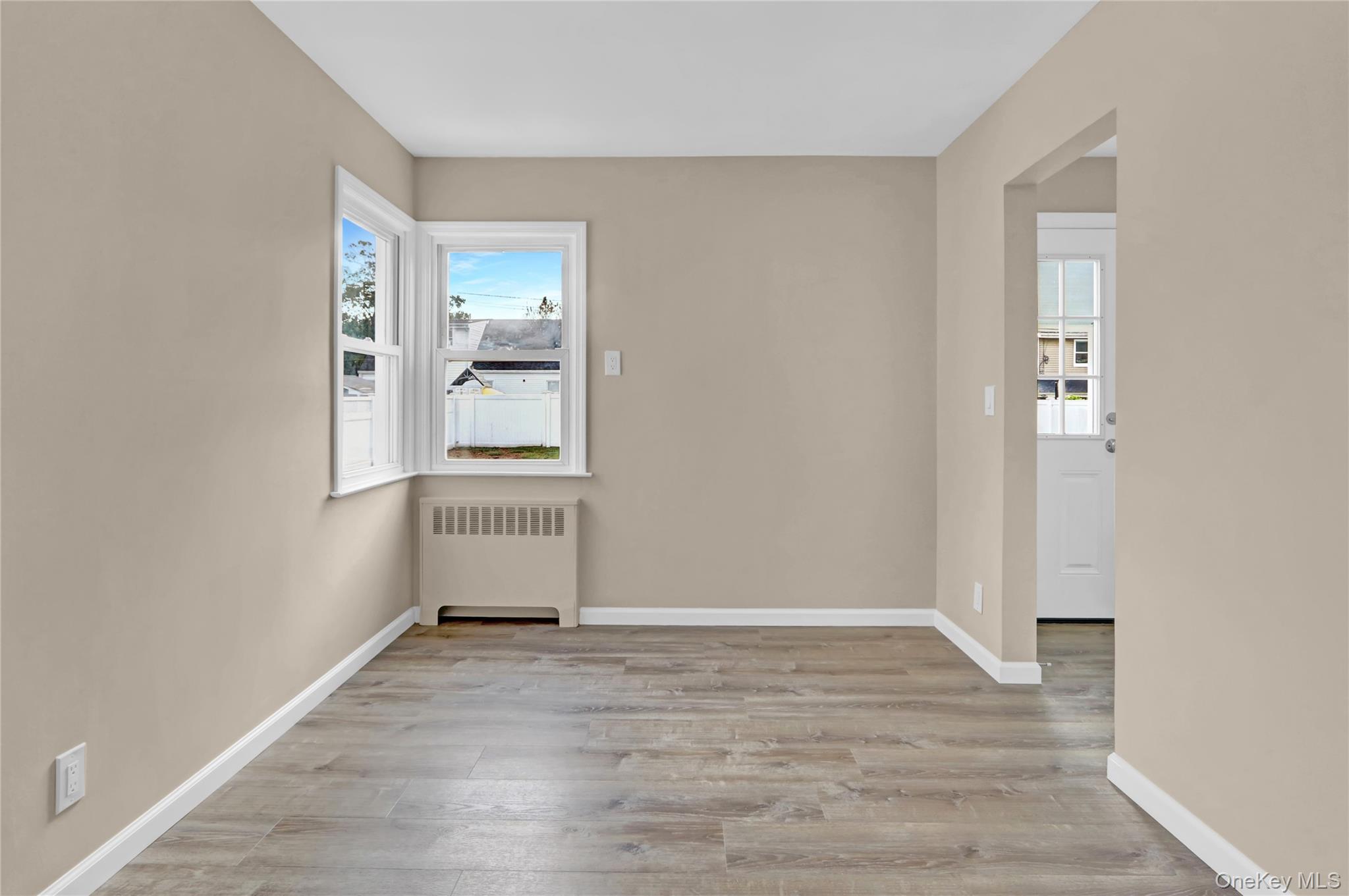 #6 photo, 15 Cornwall Lane, Hicksville , NY 11801