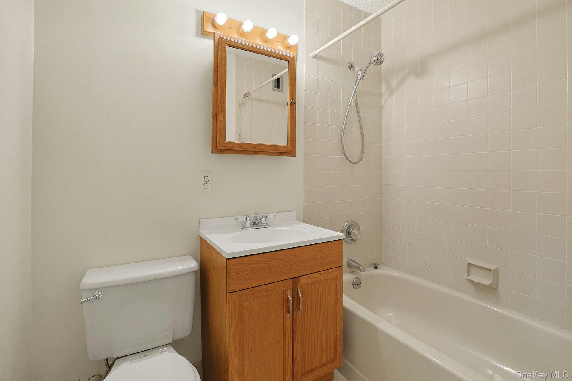 #20 photo, 560 Halstead Avenue, Harrison , NY 10528