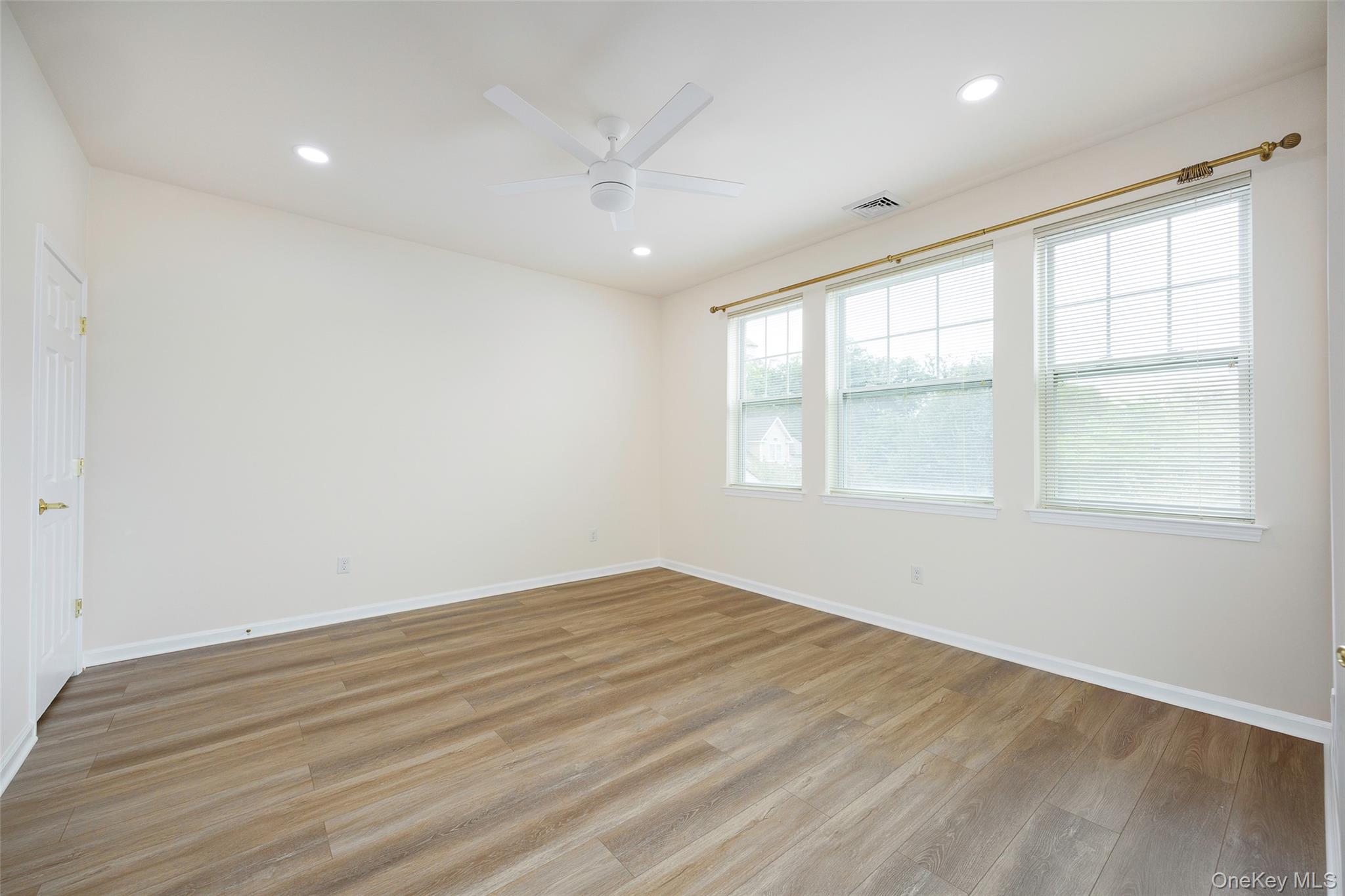 #17 photo, 32 Halley Court, Poughkeepsie , NY 12601