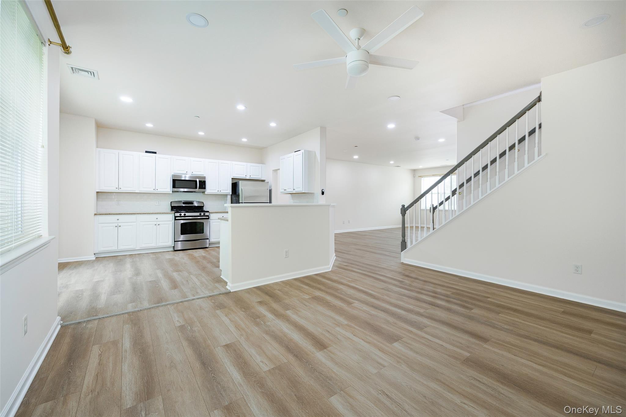 #9 photo, 32 Halley Court, Poughkeepsie , NY 12601