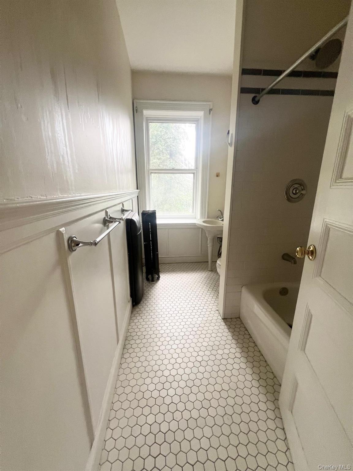 #7 photo, 1178 Warburton Avenue, Yonkers , NY 10701